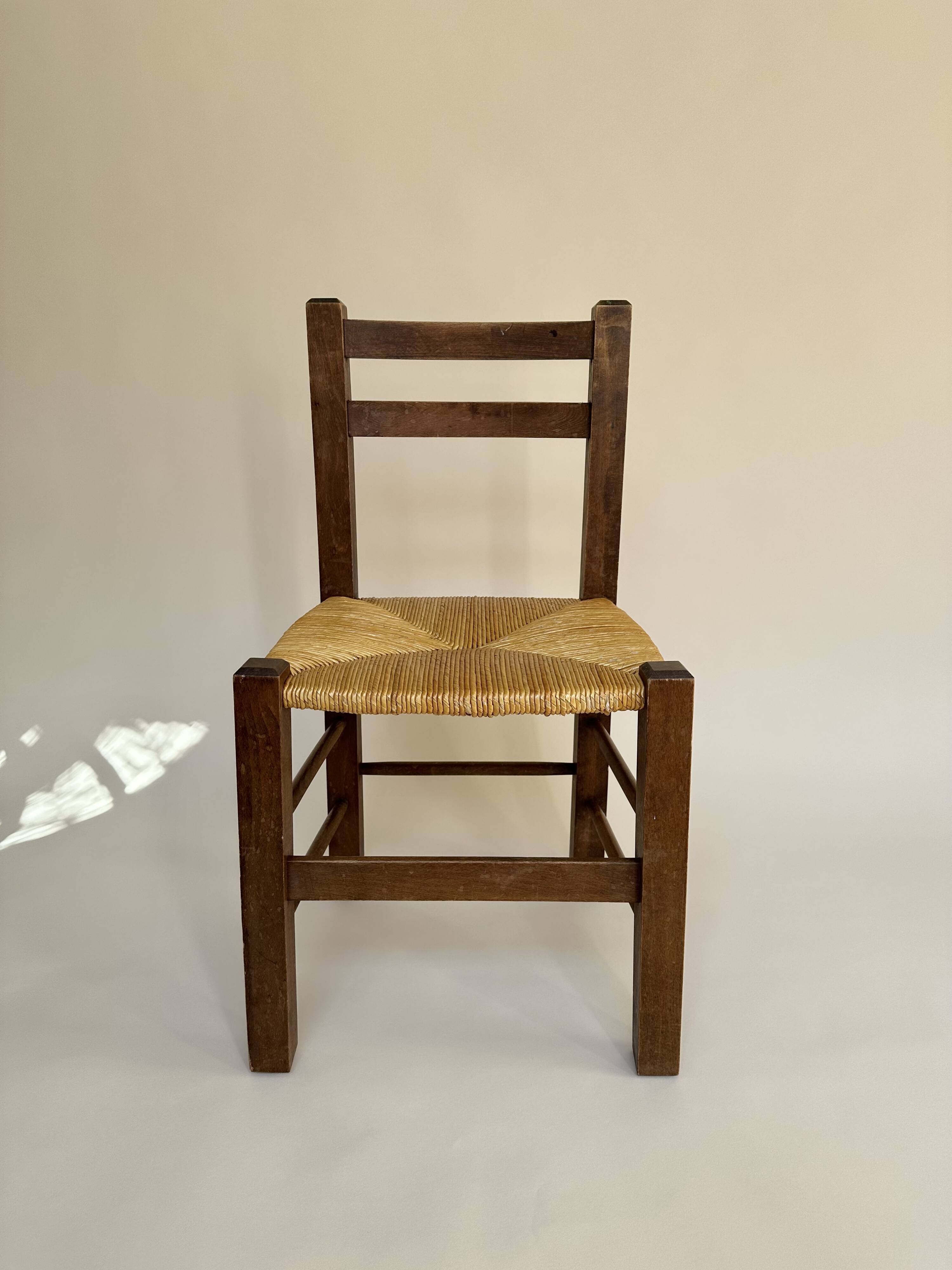 Set de quatre chaises paysannes paillées