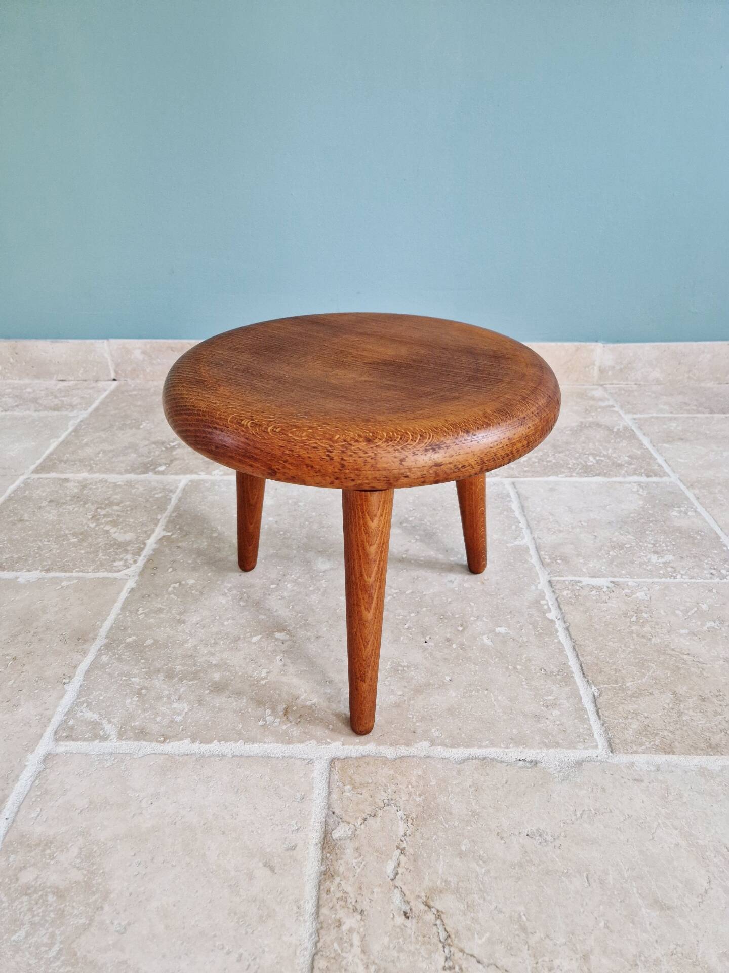 Modernist tripod stool in solid wood, 1950s