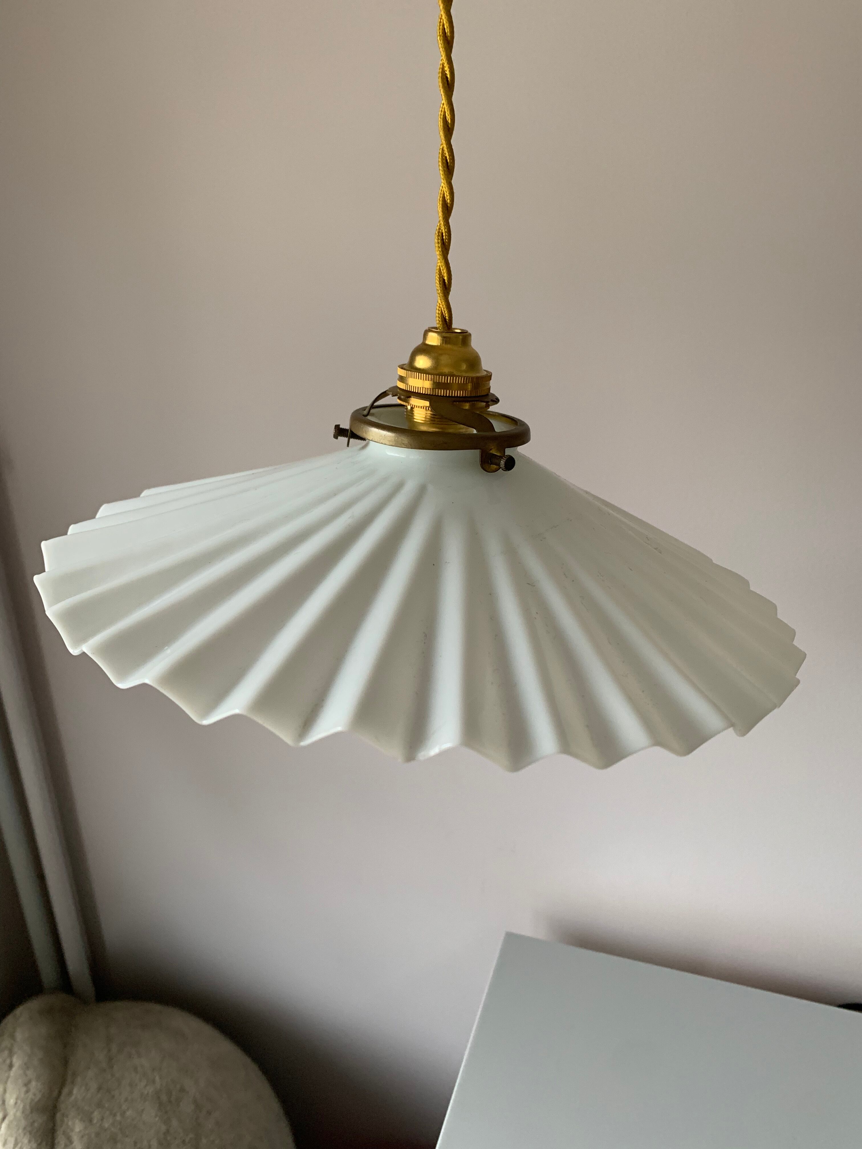 Vintage white pleated opaline pendant lamp