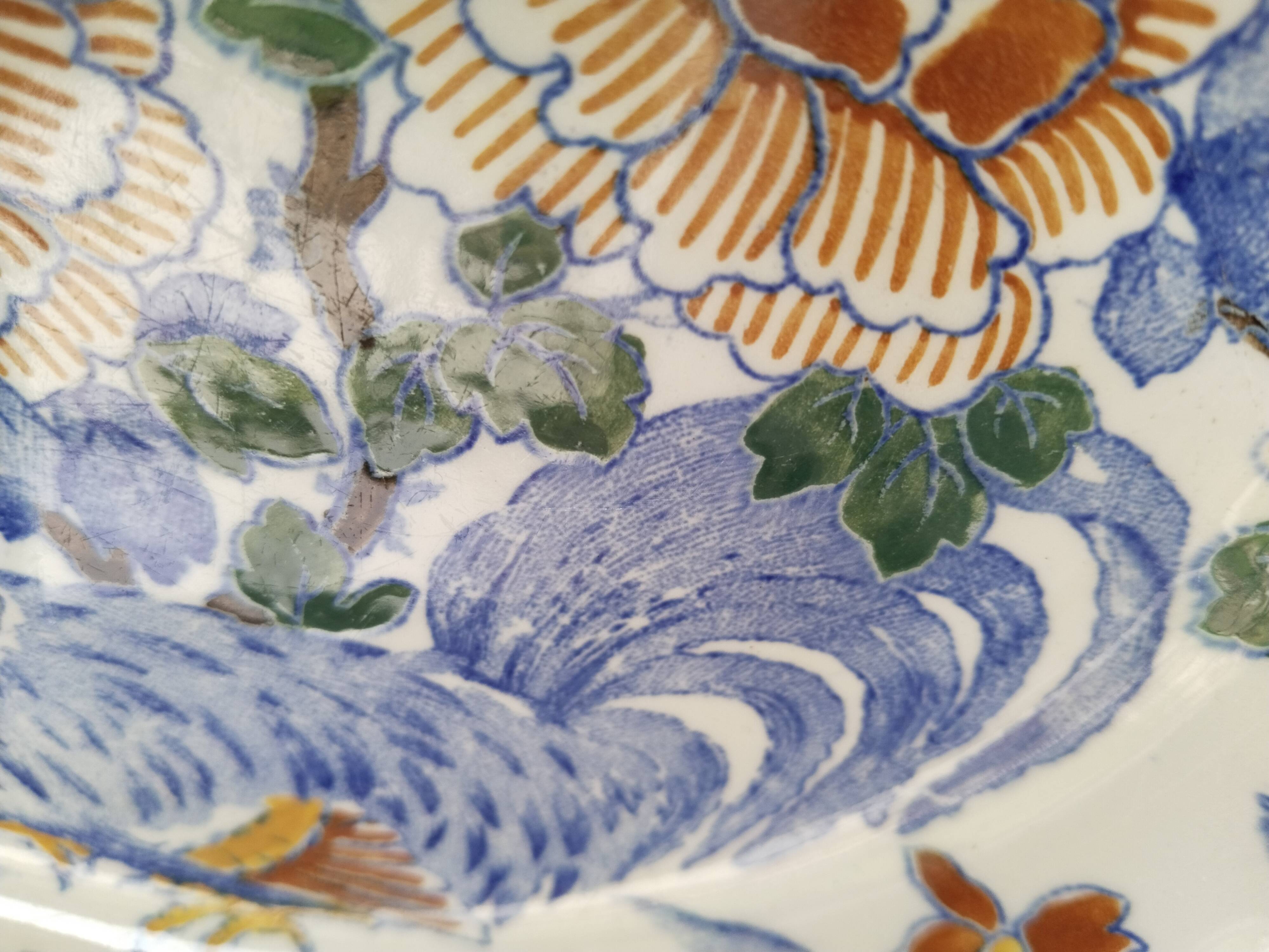 Assiette creuse, plat creux en faïence de Gien  , modèle coq et pivoines, années 1930