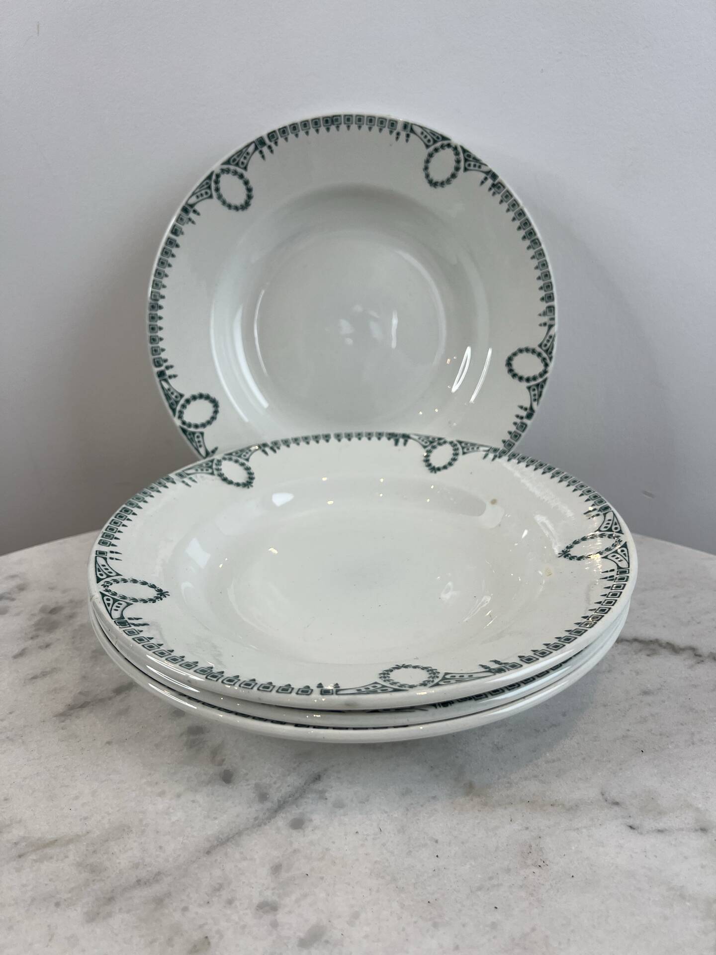 Lot de 4 Assiette creuse en faïence, décor frise verte, st Amand