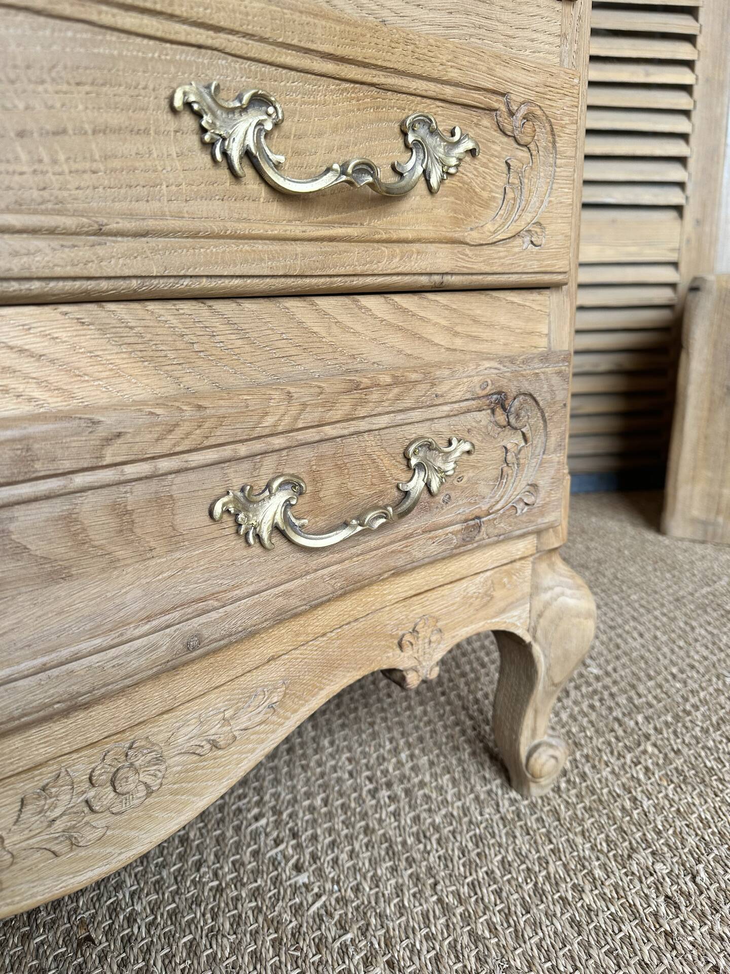 Antique oak chest of drawers – Louis XV style – 4 drawers
