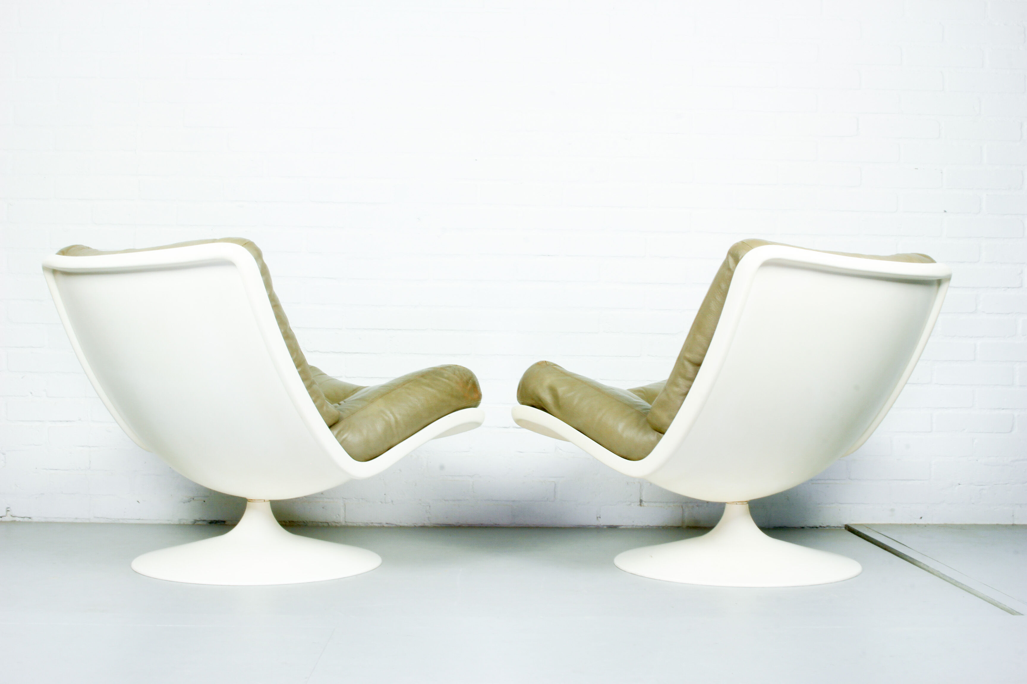 Pair of F976 armchairs by Geoffrey Harcourt for Artifort