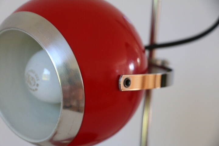 Red eye-ball lamp