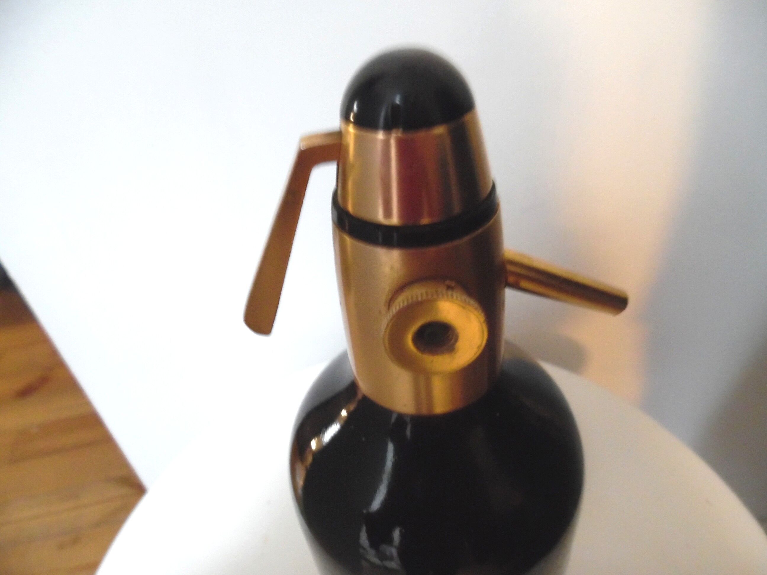 Black parisian siphon
