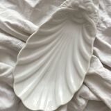 Small shell dish in old porcelain