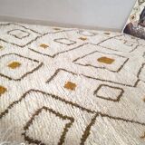 Handmade traditional Beni Ourain Berber rug, size 2/3 m.
