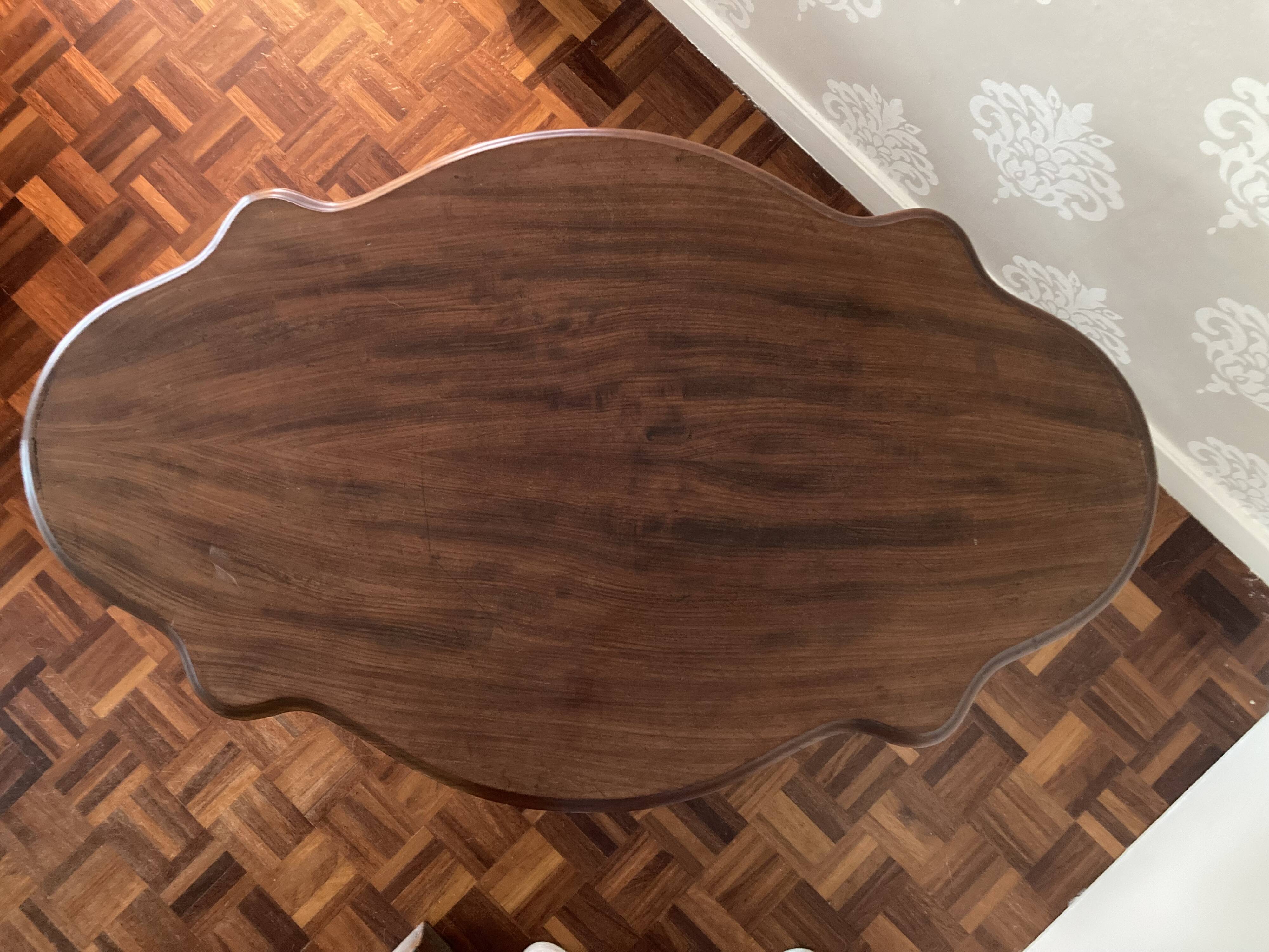 Small napoleon iii style pedestal table