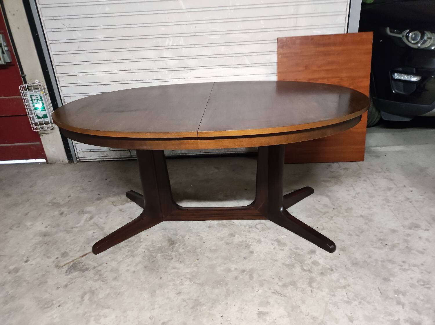 Baumann vintage oval table
