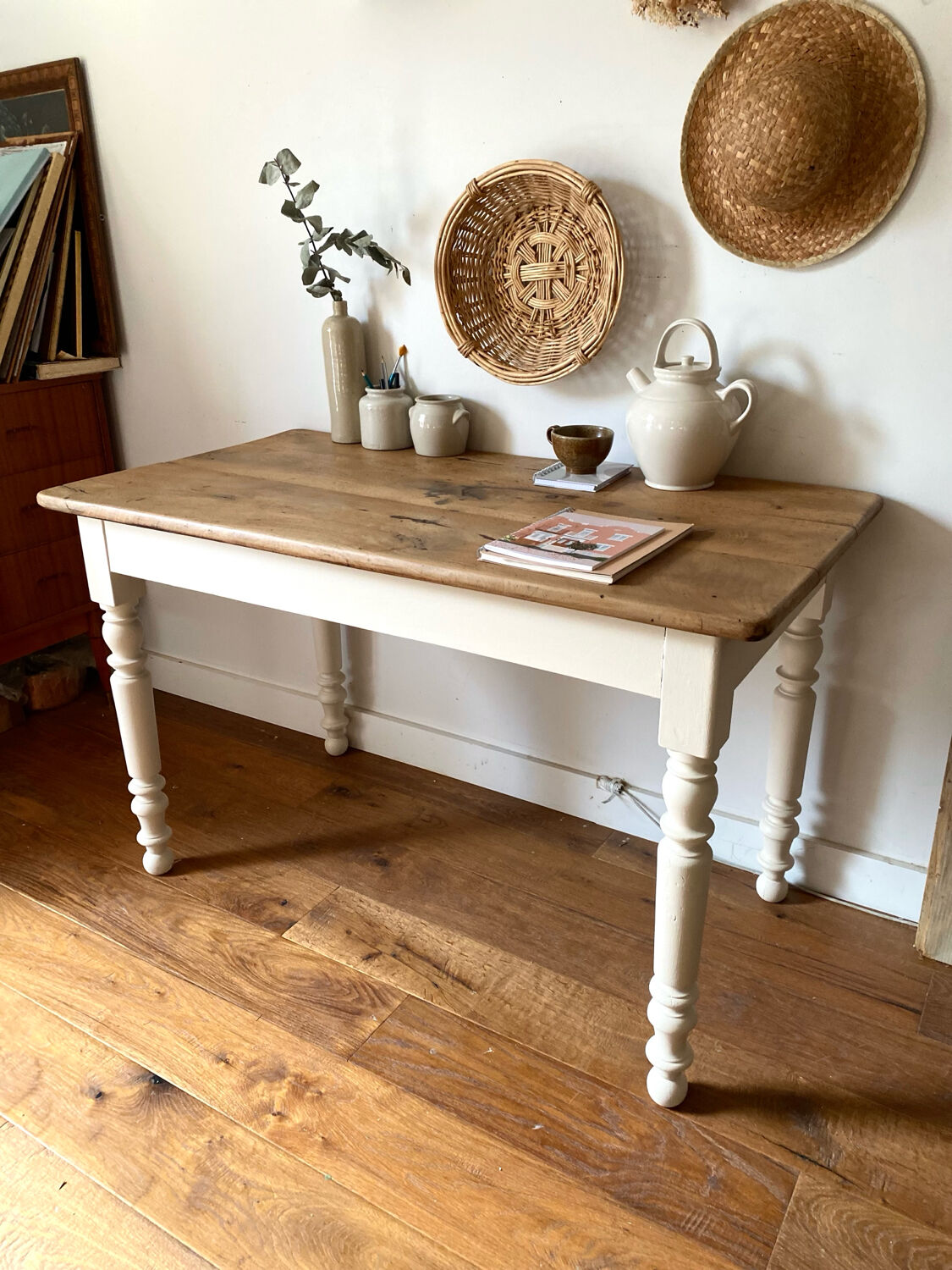 Antique walnut table for 4 people.