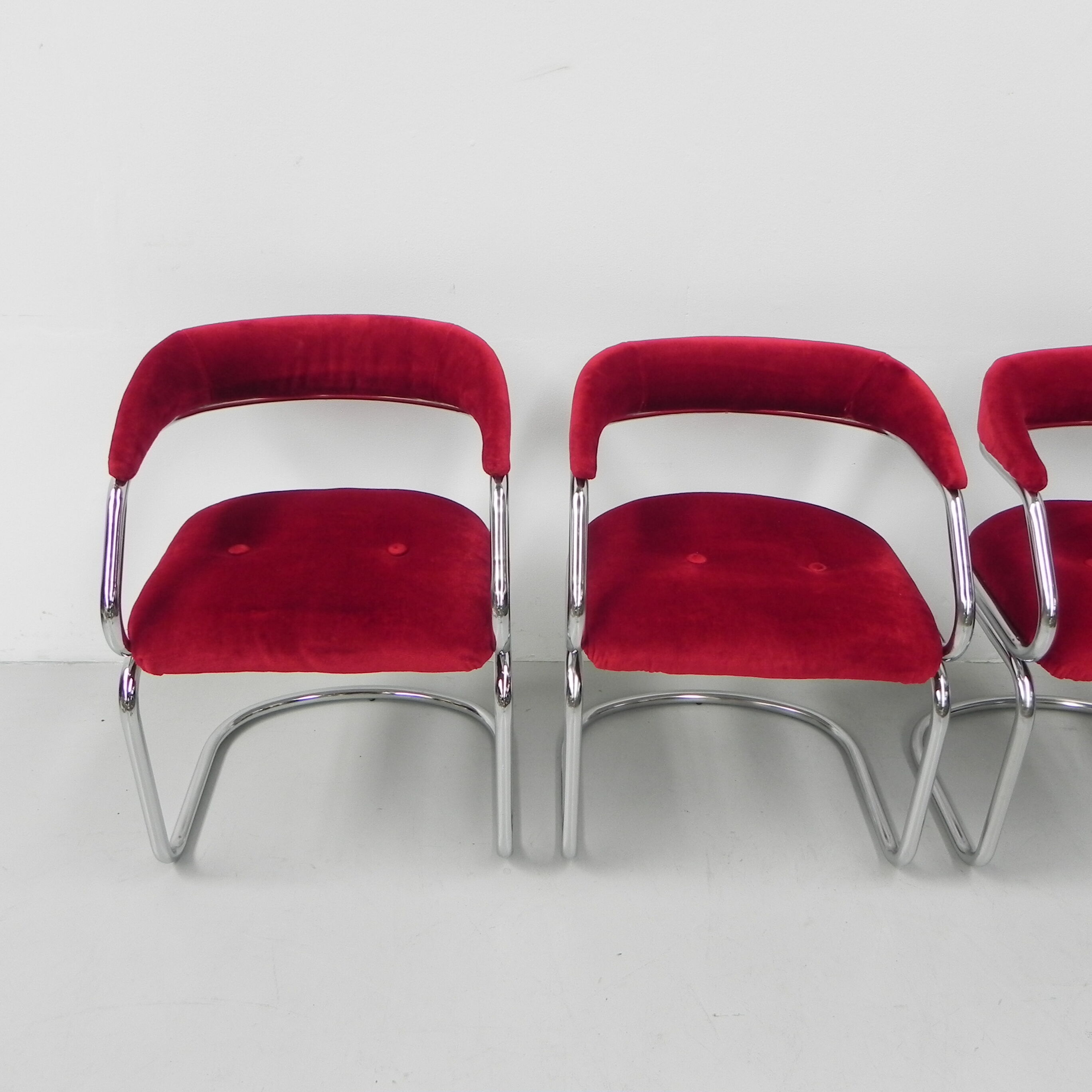 Set of 4 dining table chairs