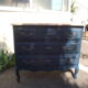 Commode de style Louis XV en merisier peinte