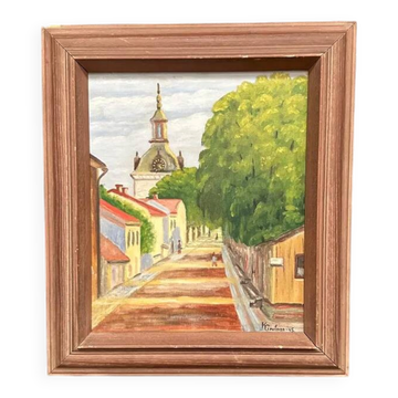 Original Swedish Oil on Panel – "Street with Steeple" by Kerstin Grufman – 1945 – vintage and framed – 77 × 58 cm (30.3 in × 22.8 in)