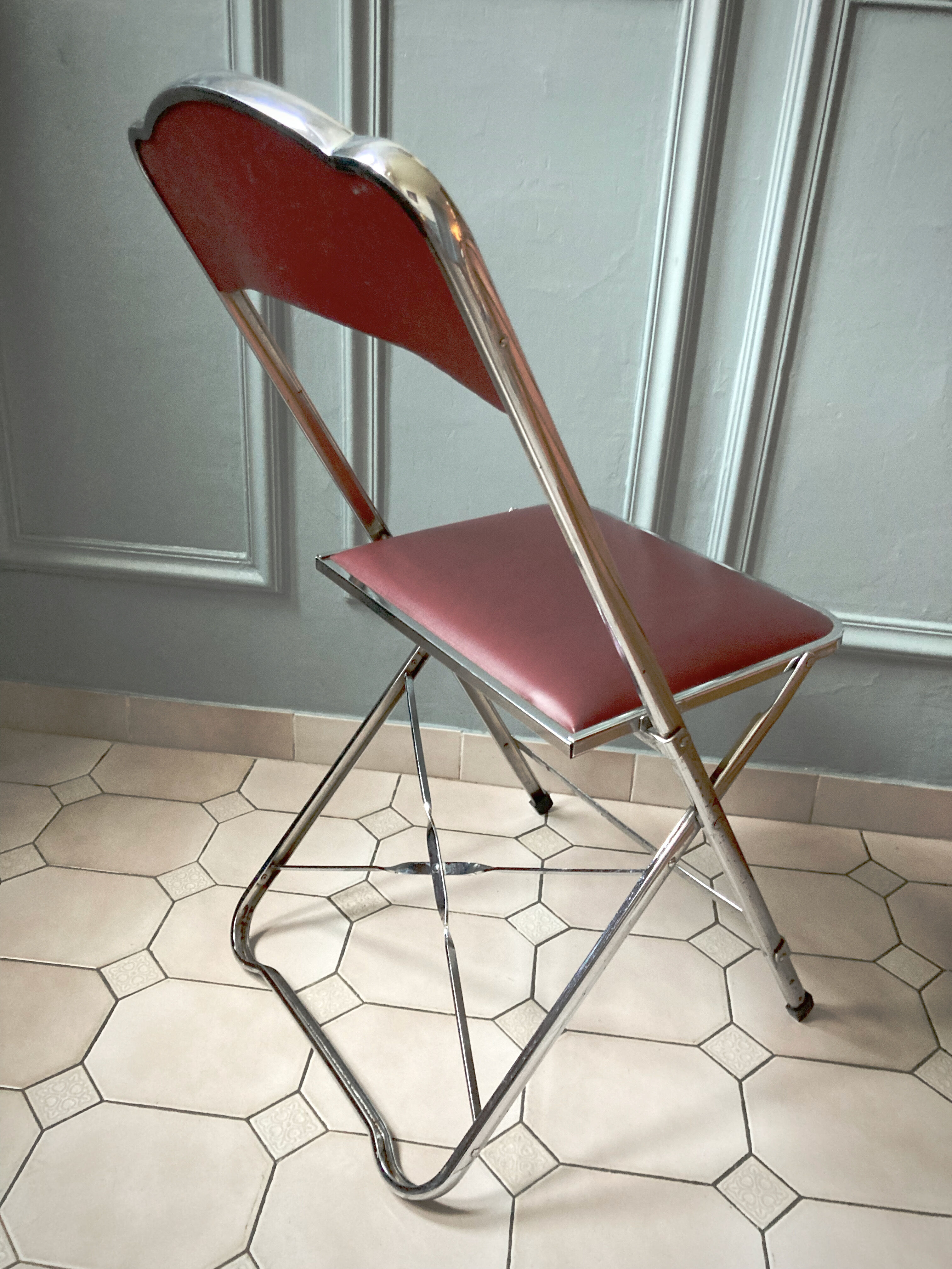 4 vintage folding chairs in chrome