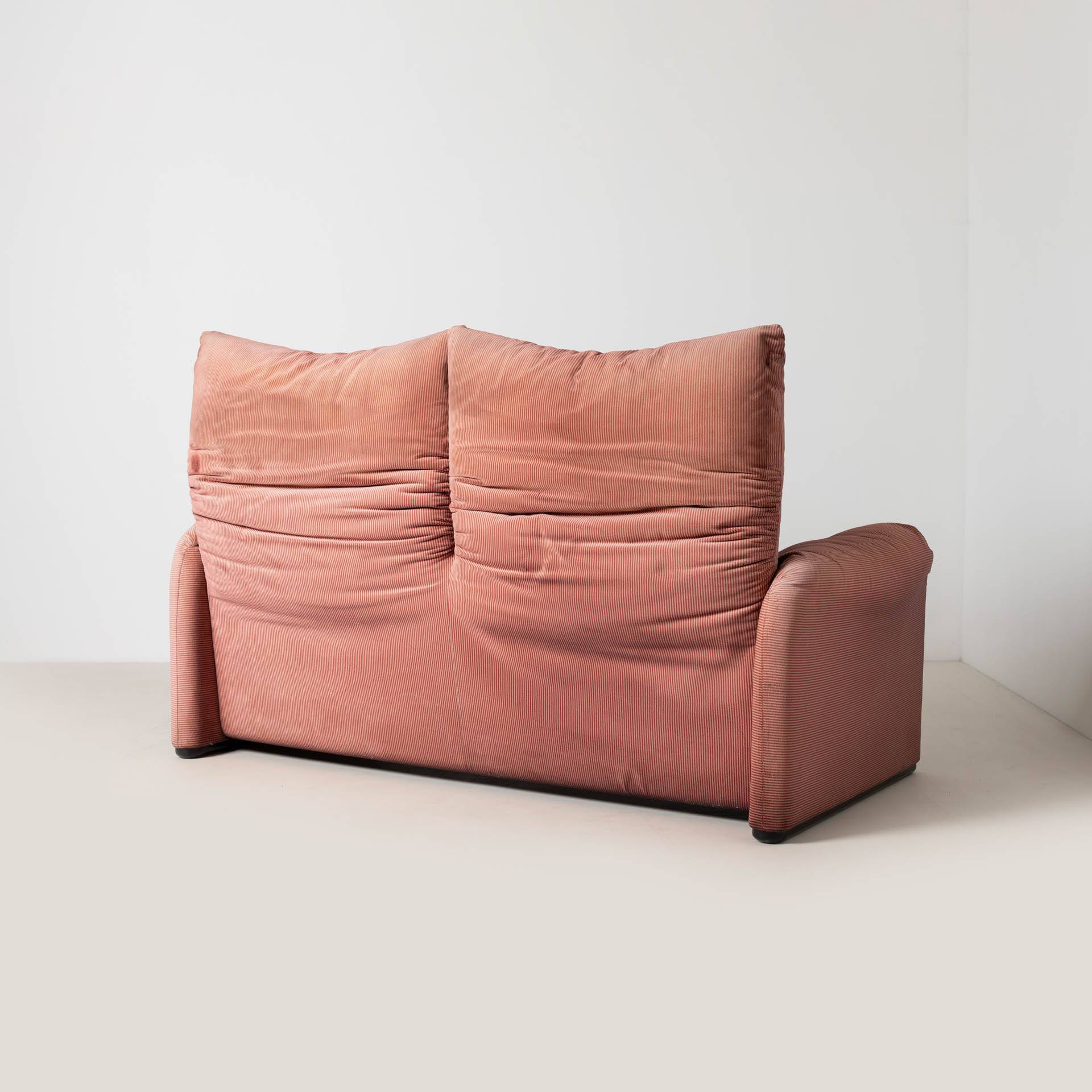Vico Magistretti Maralunga 2 seater / loveseat for Cassina, Italy, 1980s