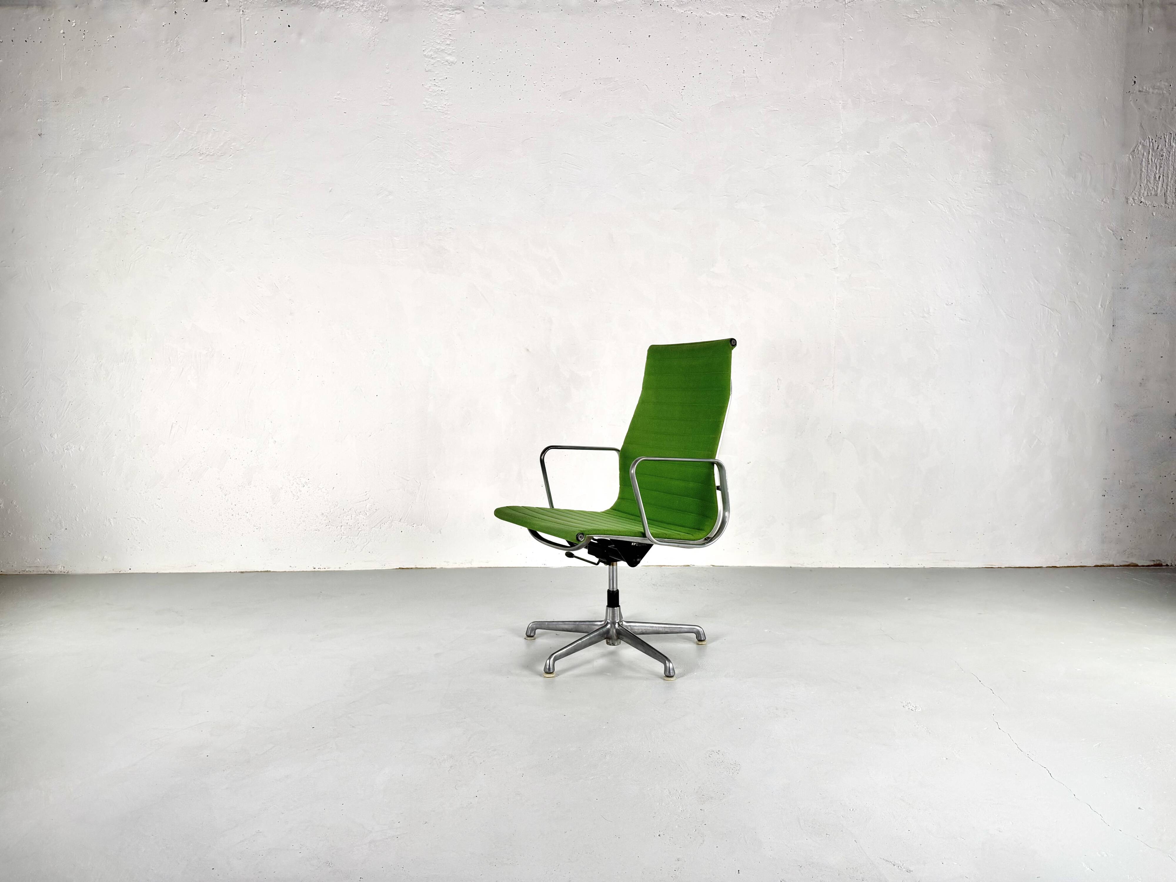 Office chair by Charles and Ray Eames for ICF - 1960s