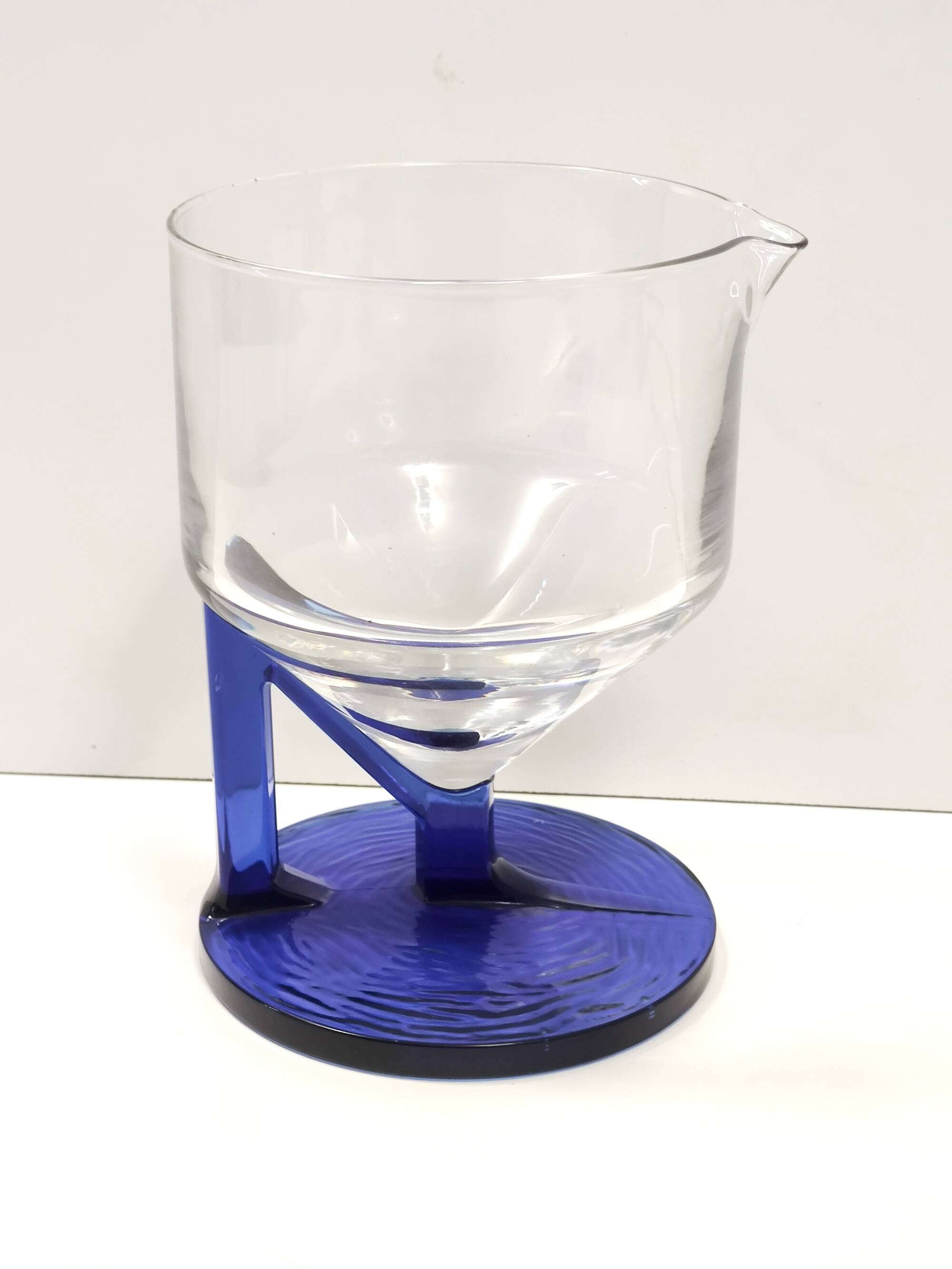 Pichet en verre transparent et bleu postmoderne, Italie