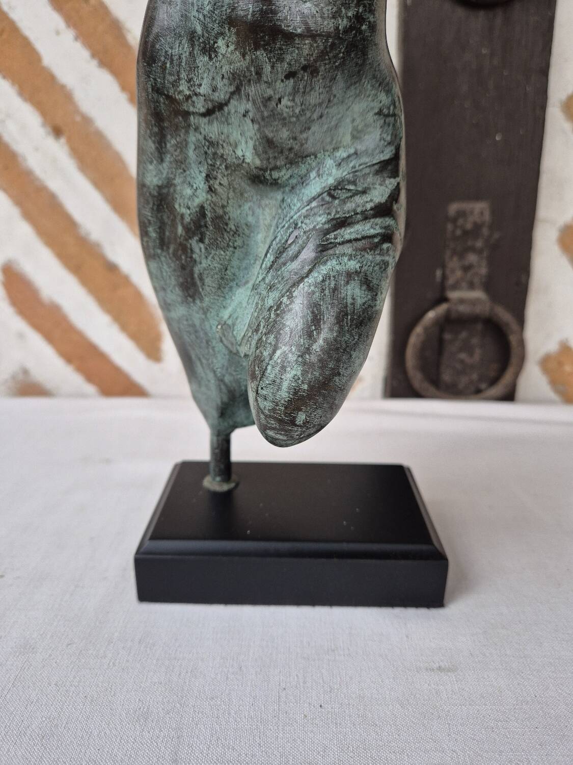 Sculpture statue female body