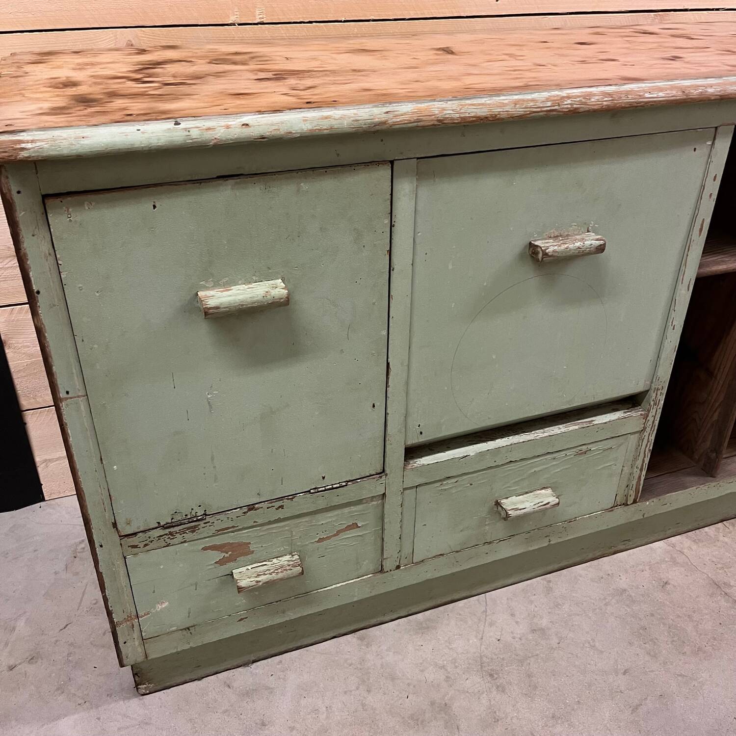 Trade furniture