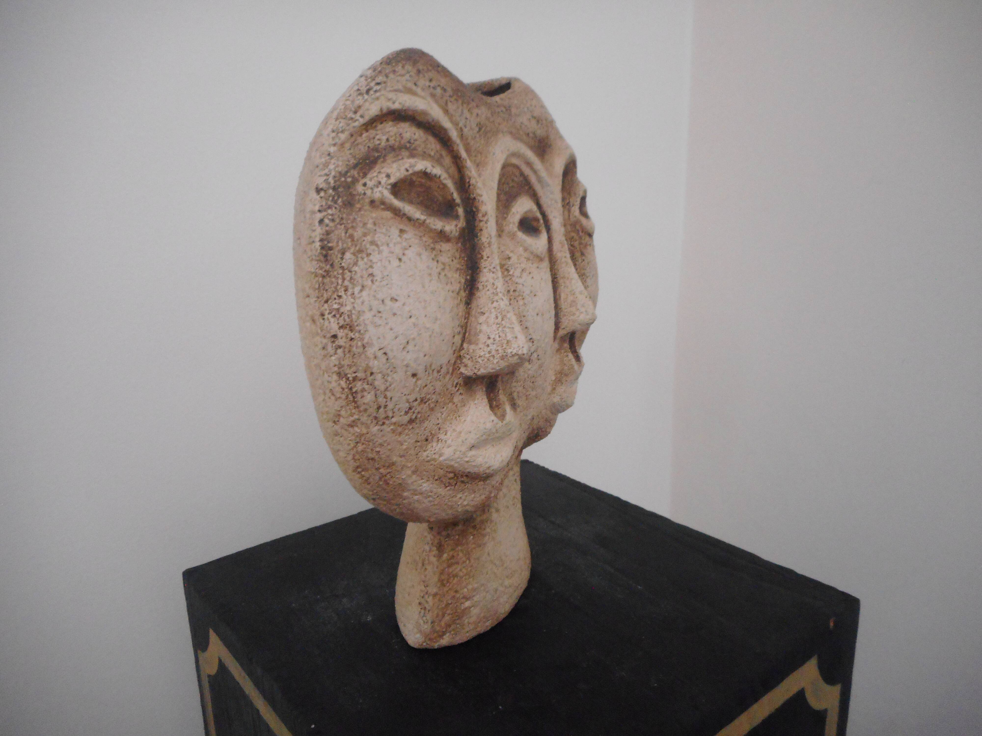 Double antropomorph stone vase