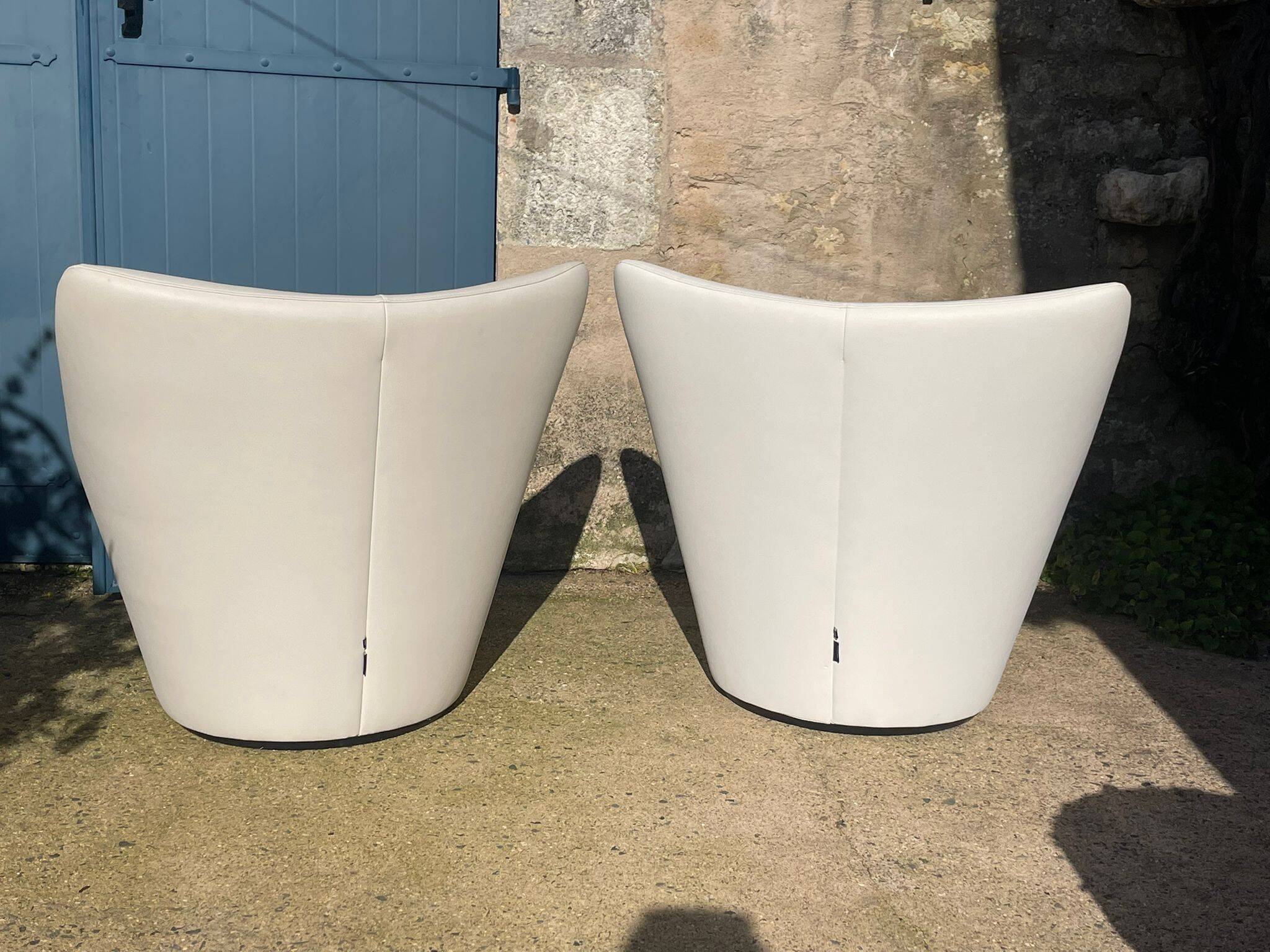 Anda pierre paulin armchairs by ligne roset