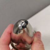 Un magnifique ensemble sel et poivre en acier inoxydable, style space age des années 1980.