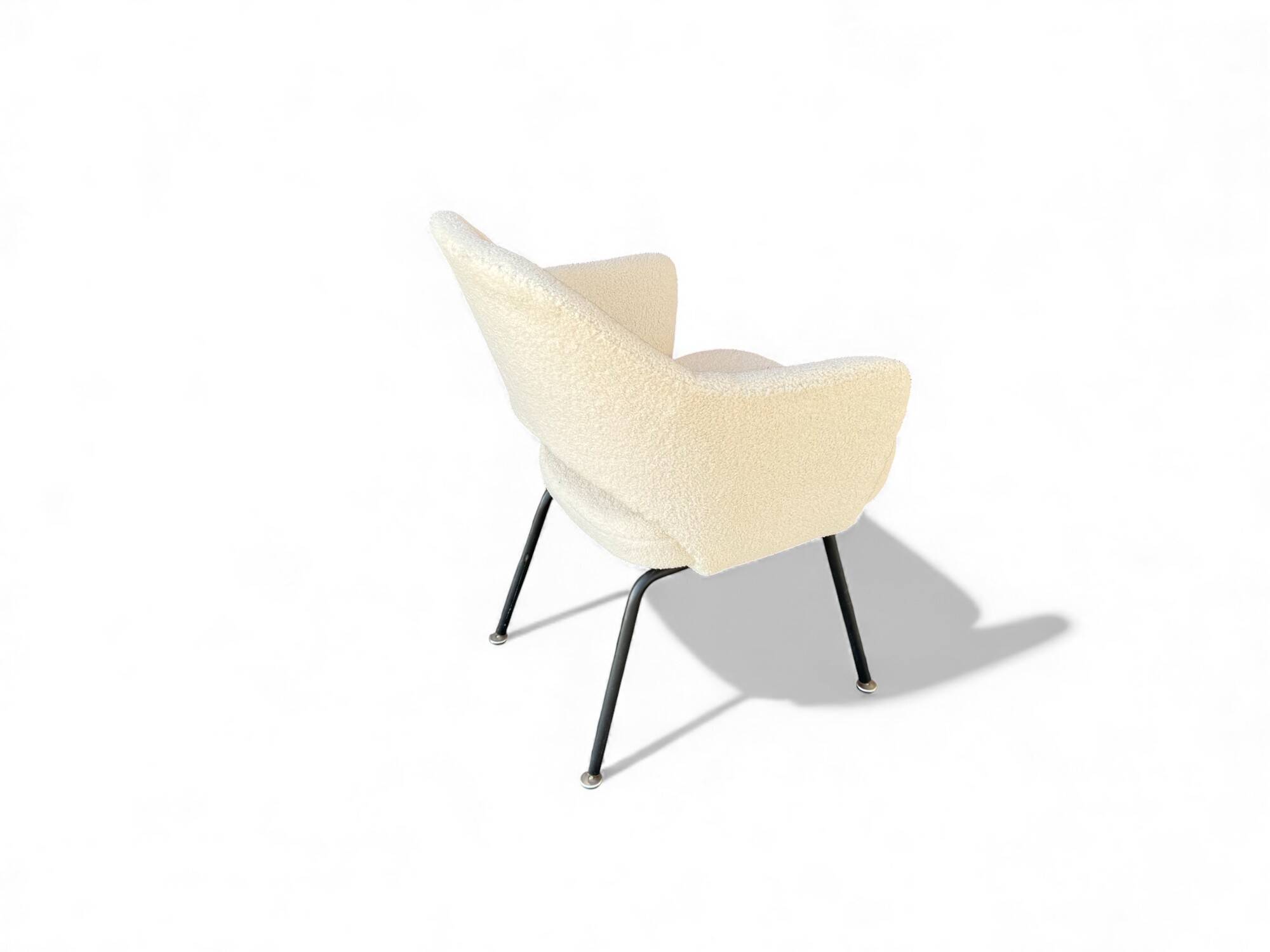 Eero Saarinen “Conference” armchair for Knoll – Reupholstered, superb condition