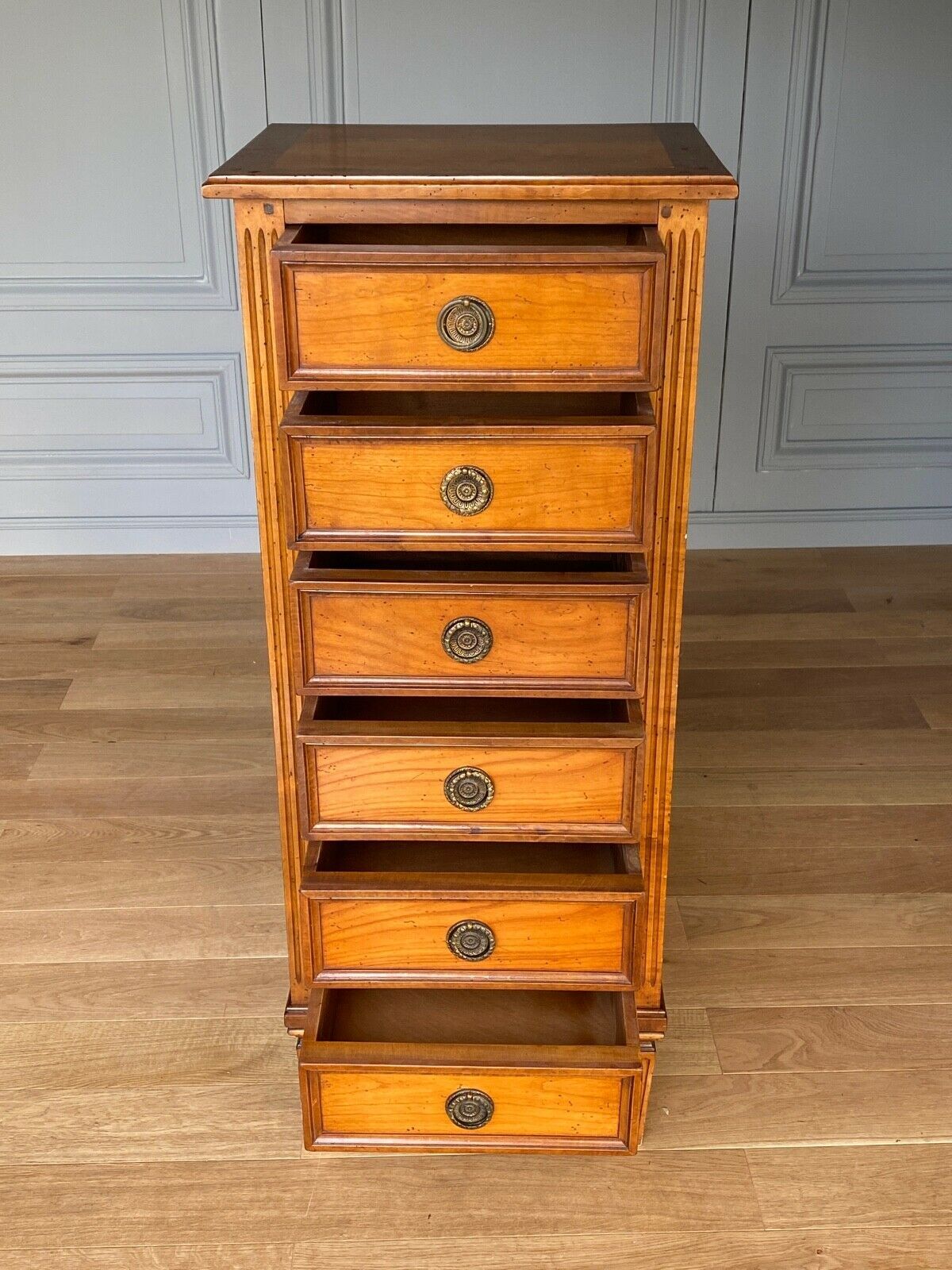 Meuble cinq tiroirs type Louis XVI directoire 1960 anneaux de tirage