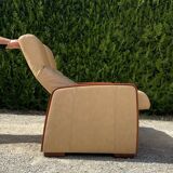 Set of vintage armchair and 2-seater sofa in beige leather and reclining wooden armrests, stressless style