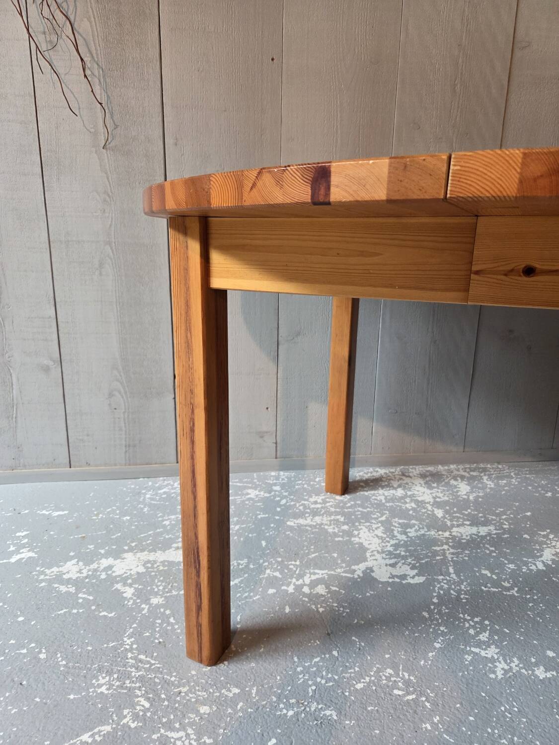 Pine table