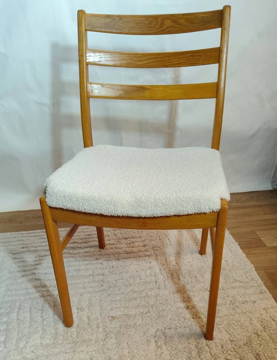 Set of 4 Vintage Scandinavian chairs in white boucle fabric, Sweden, 1920s.