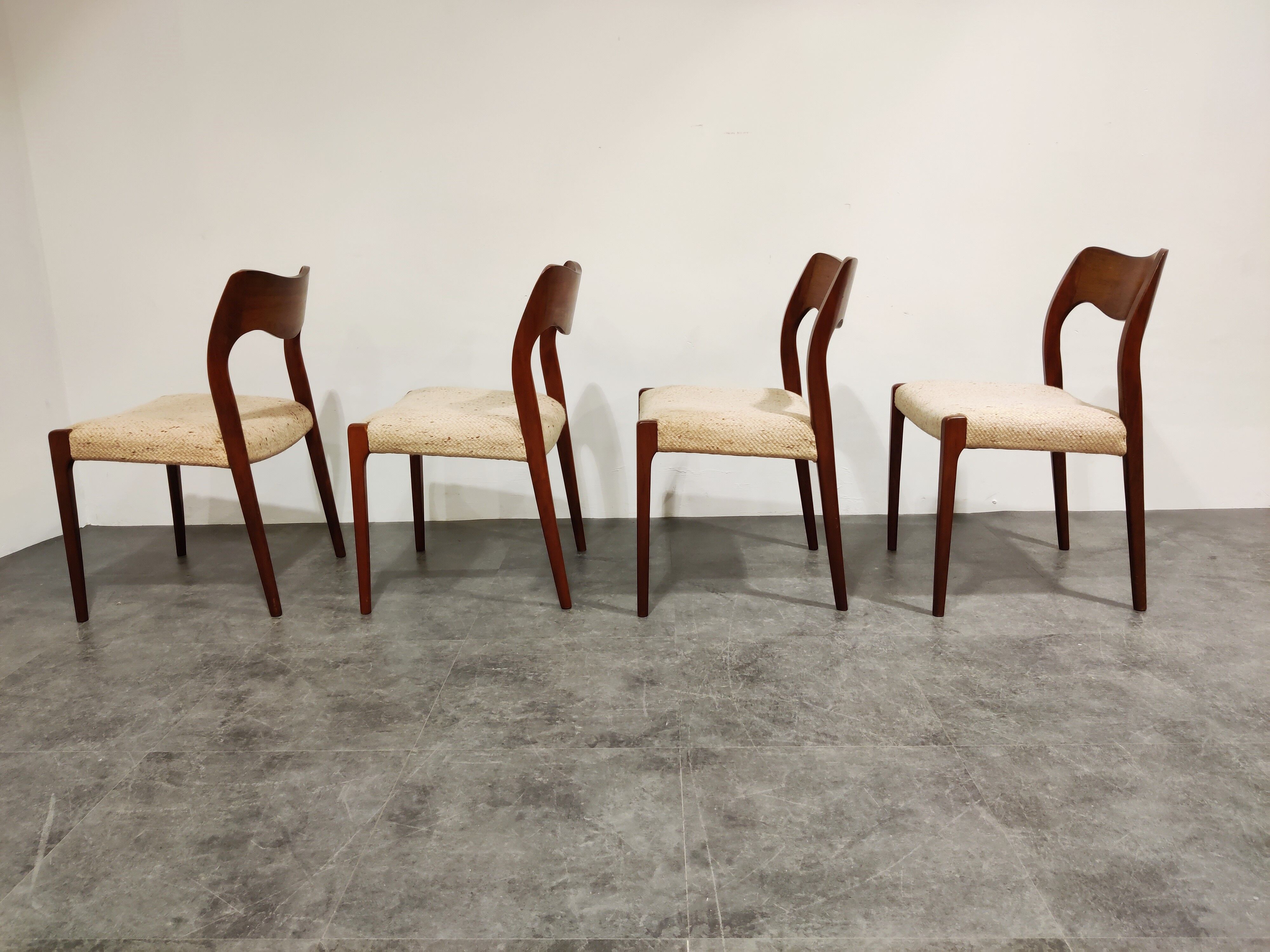 Ensemble de 4 Niels Otto Moller modèle 71 années 1960