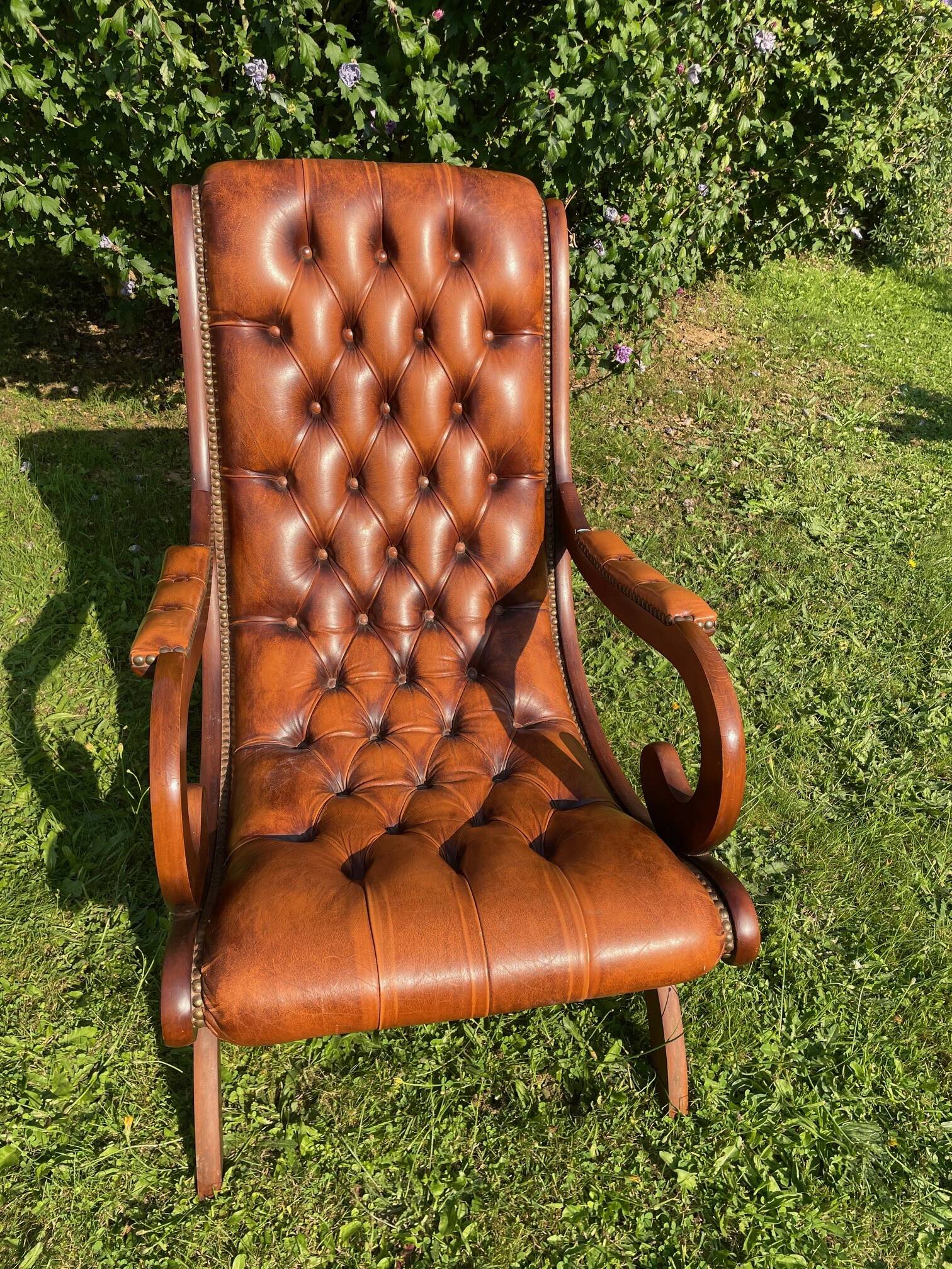 Fauteuil « Victoria », style anglais Chesterfield en bois en cuir