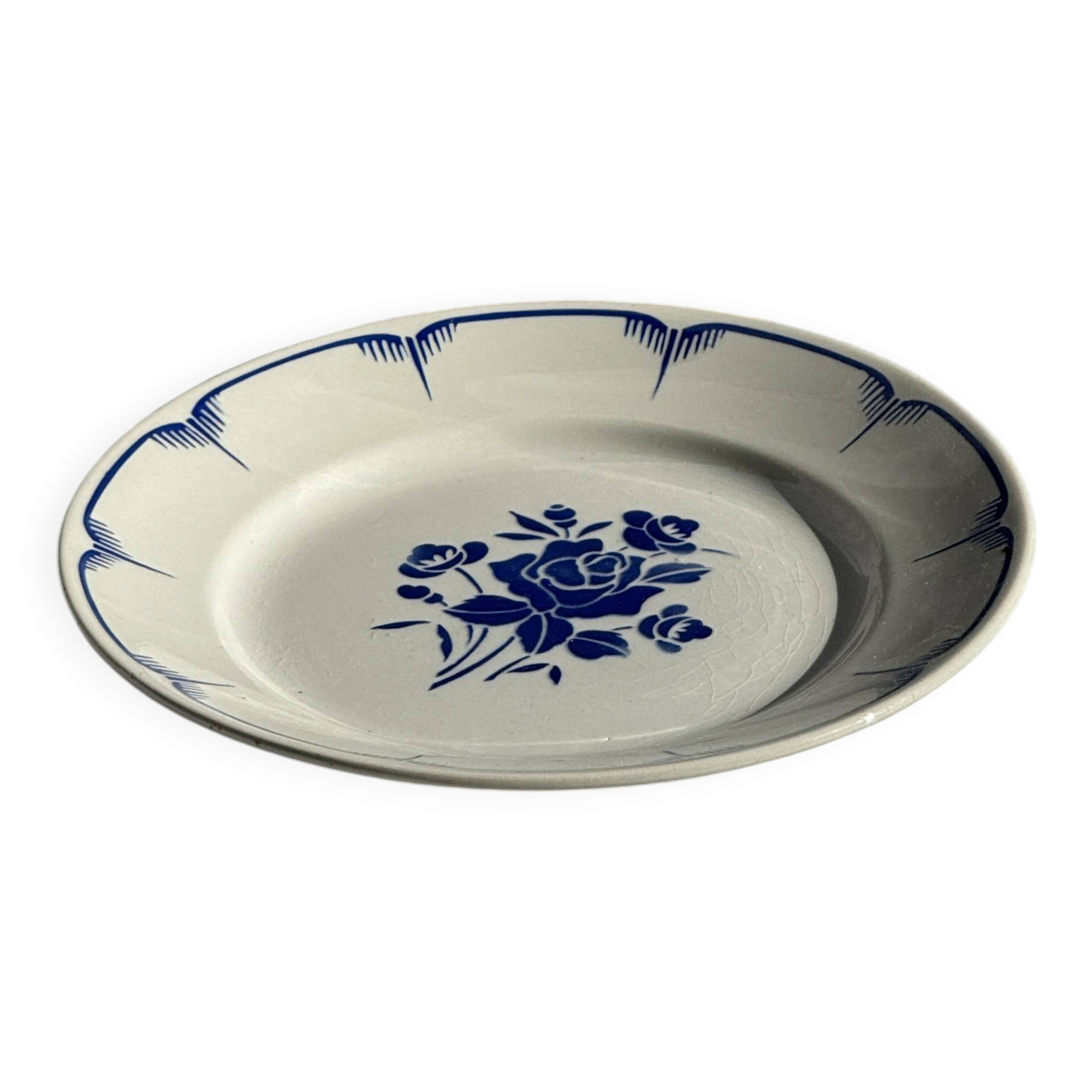 Decorative plate with blue flower pattern D25