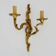 Ancienne applique murale à double feux en bronze, feuille d'acanthes. Années 50