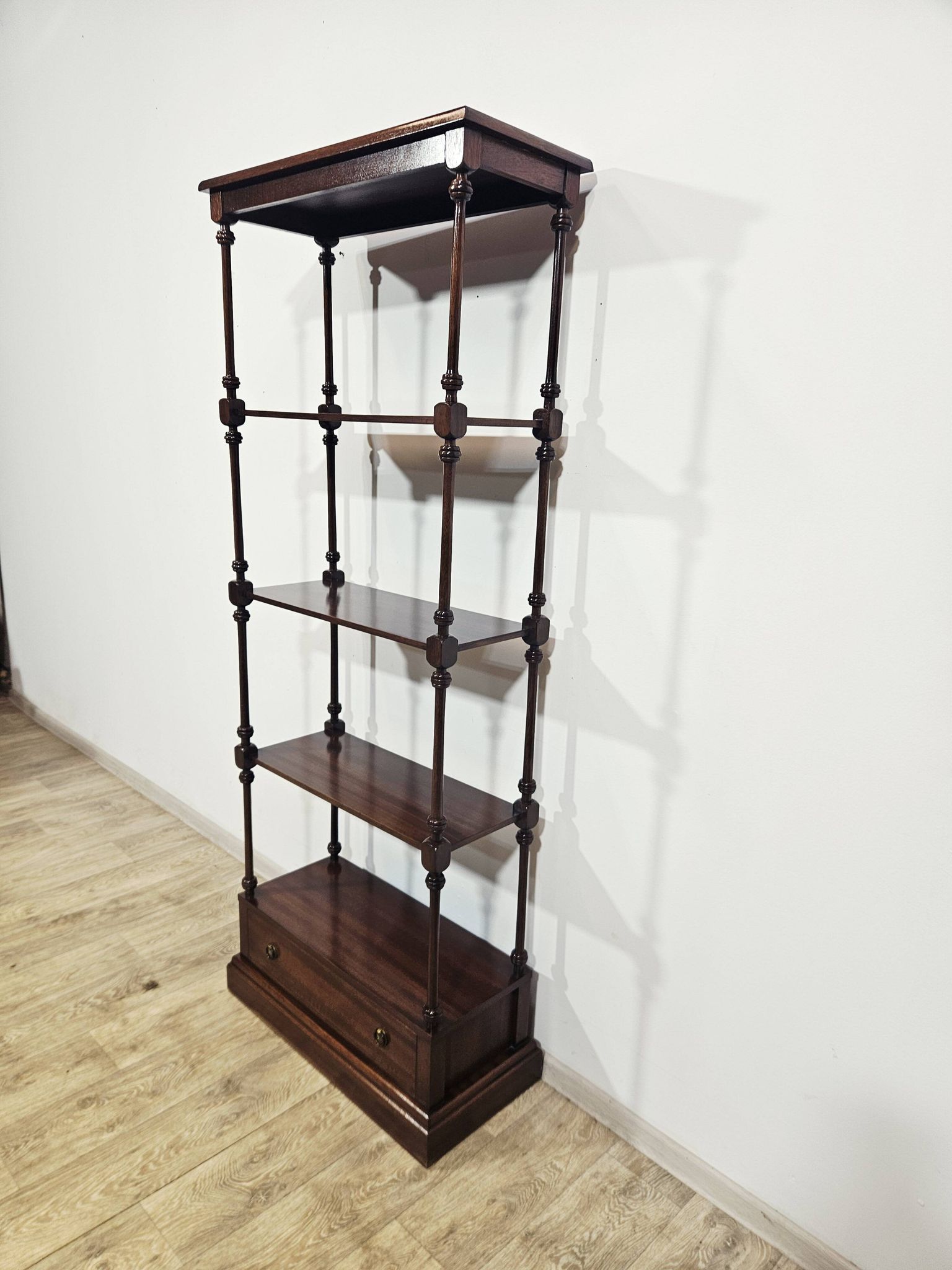 Stylish mahogany shelf/England/mid. 20th century/Classic/Unique