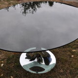 Oval tulip foot table from the 70s