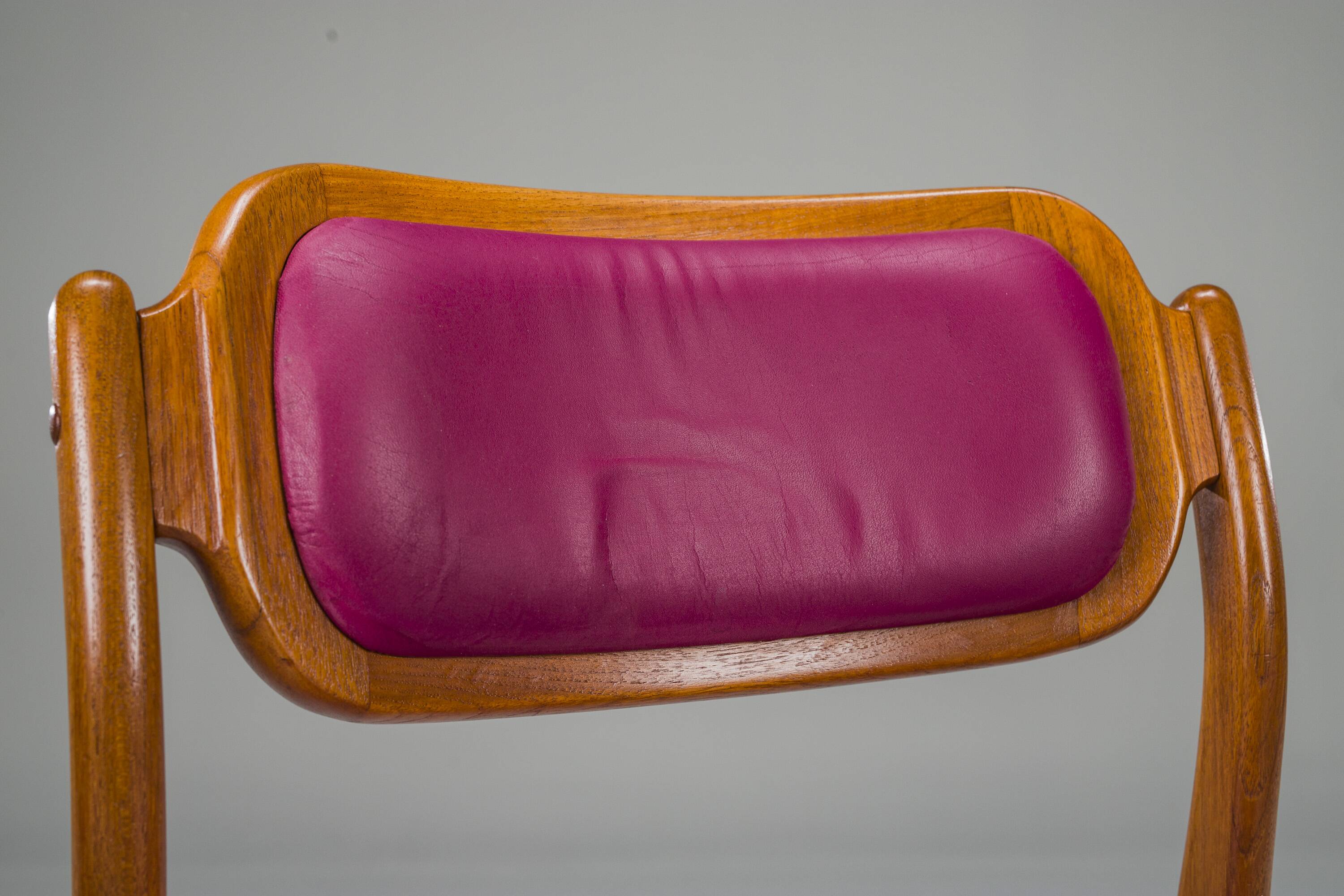 4 chaises en teck par Johannes Andersen pour Uldum