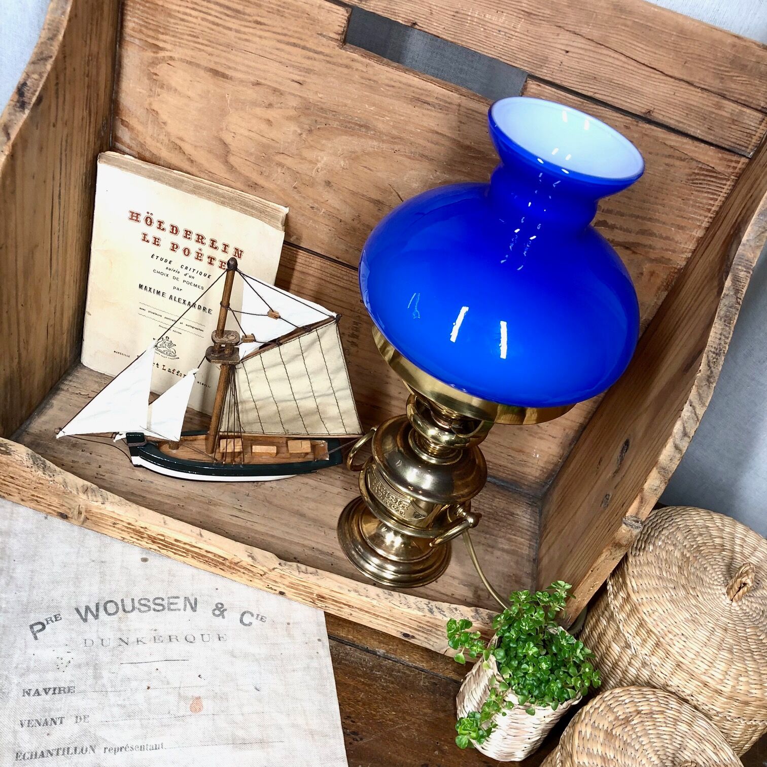 Lampe vintage “Virginia Beach” opaline & laiton