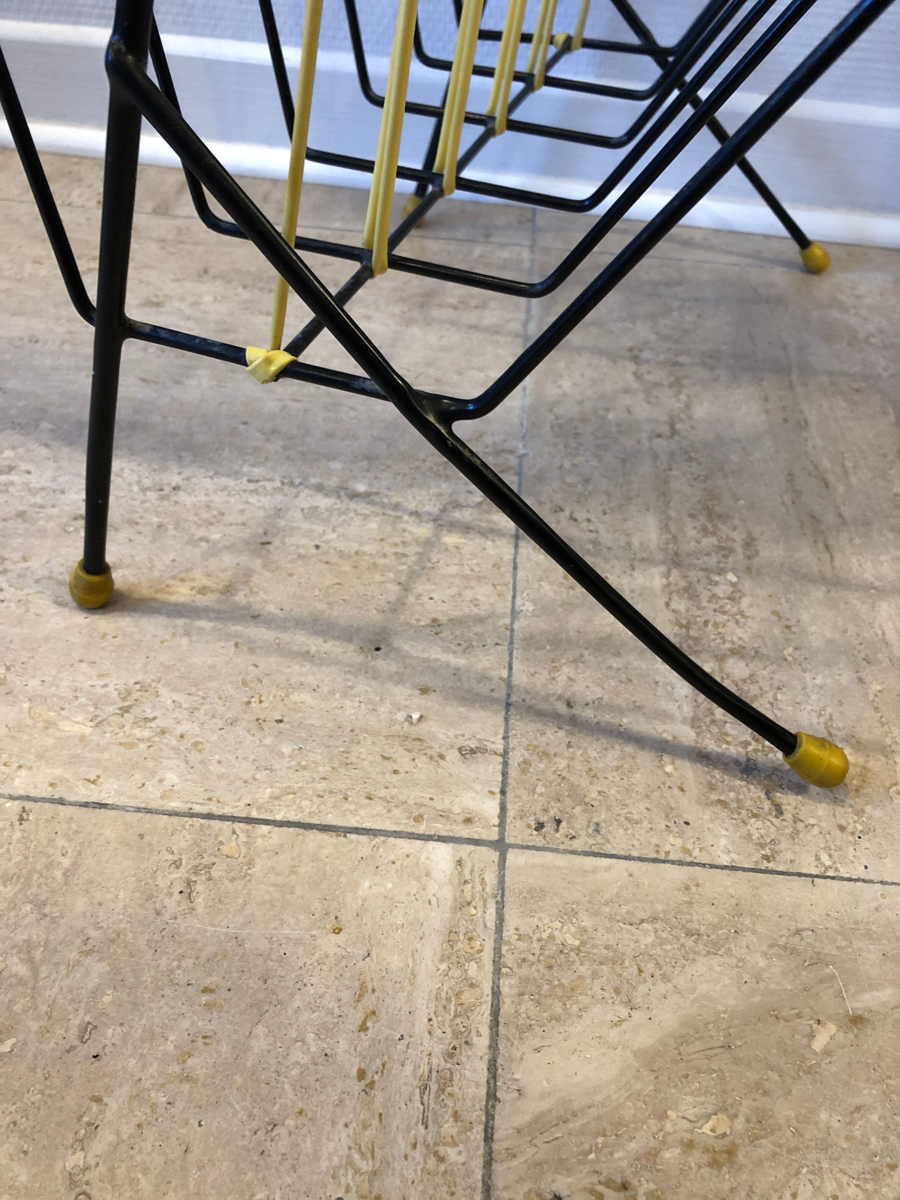 Porte revues Scoubidou yellow 1950