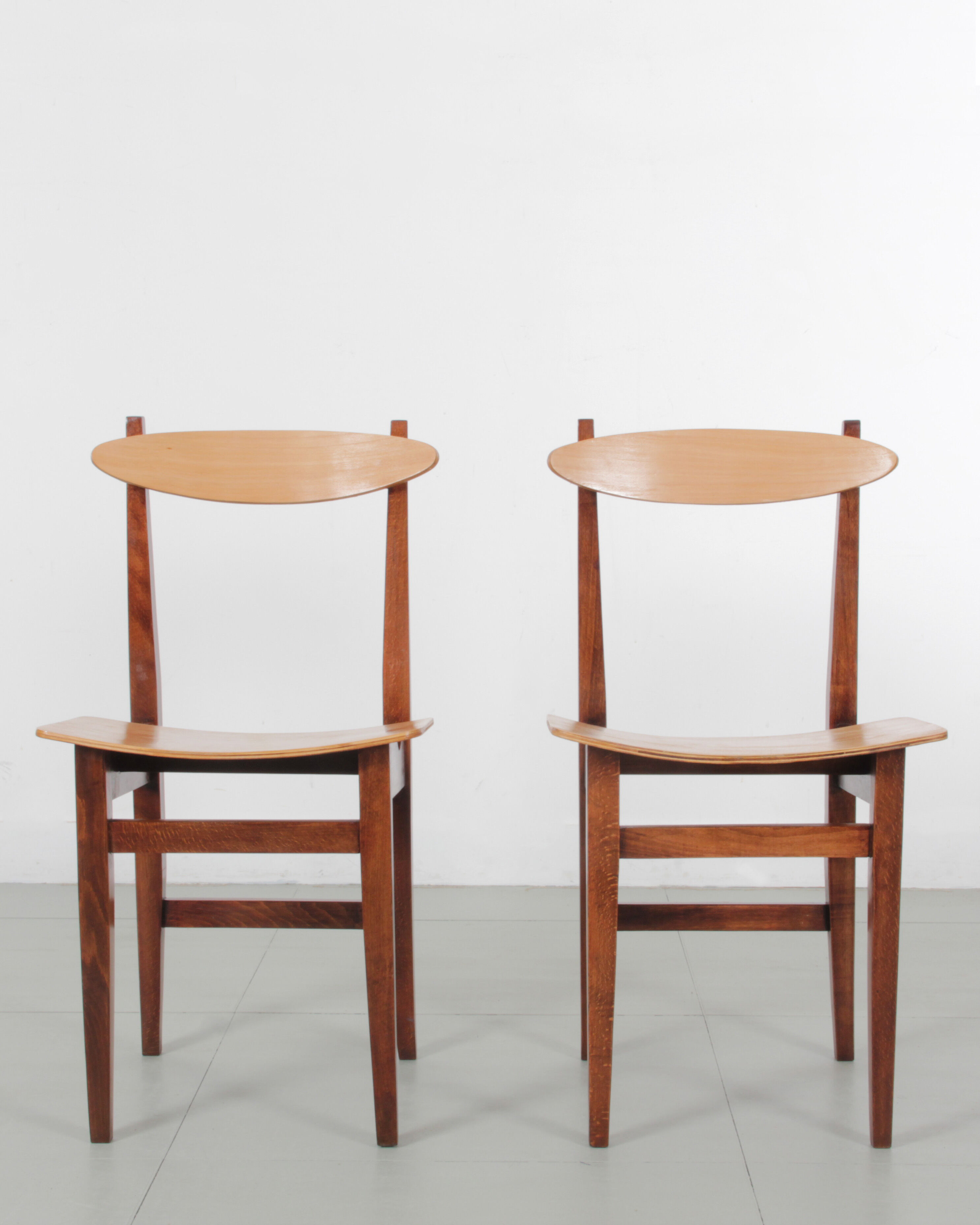 Pair of chairs model 200-102 by Maria Chomentowska