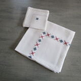 Nappe a thé ancienne brodée+7serviettes assorties
