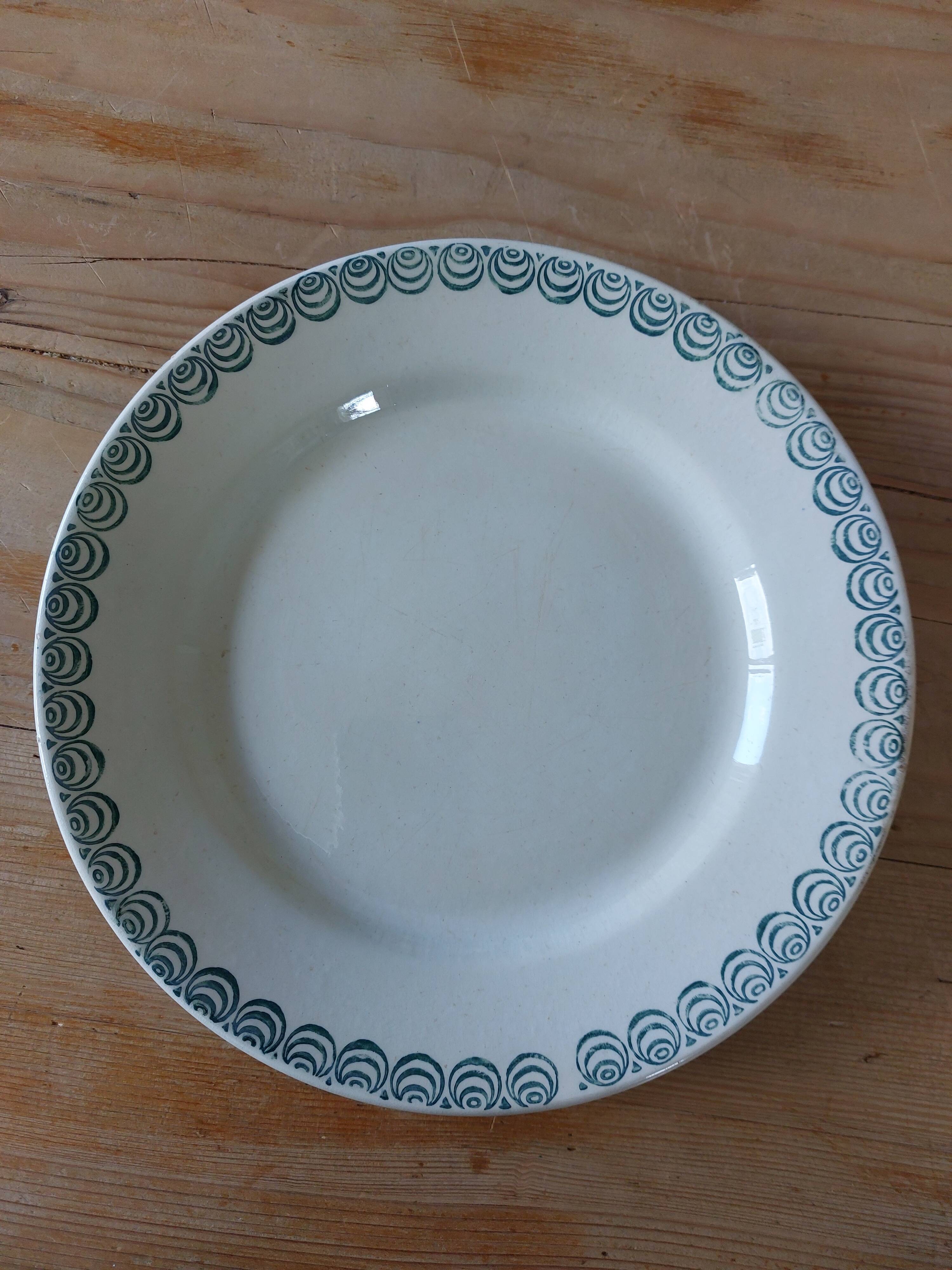 Lot de 6 assiettes terre de fer dépareillées tons bleus verts