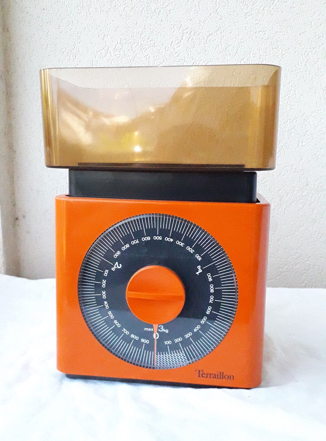 Orange scale