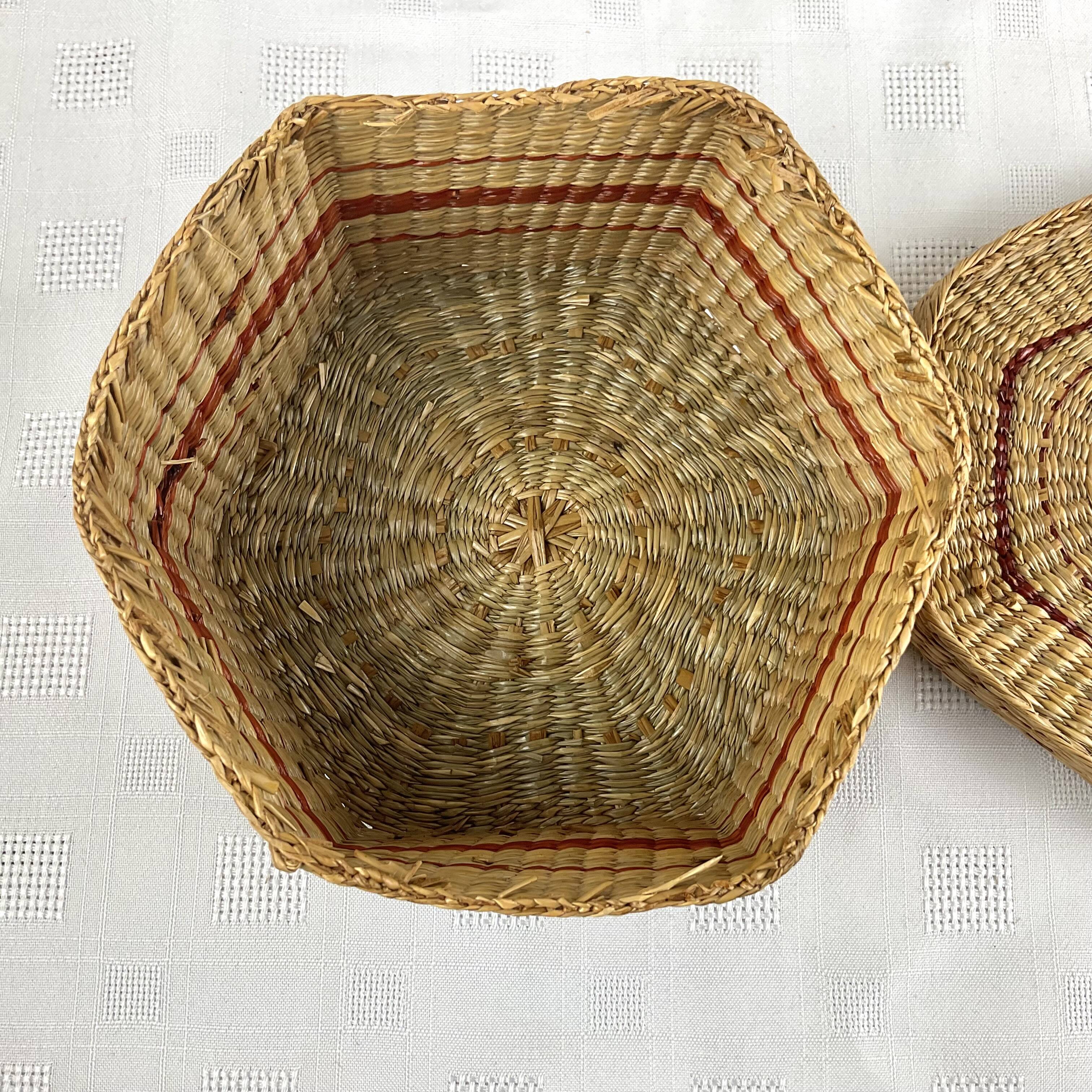 Vintage wicker box/basket