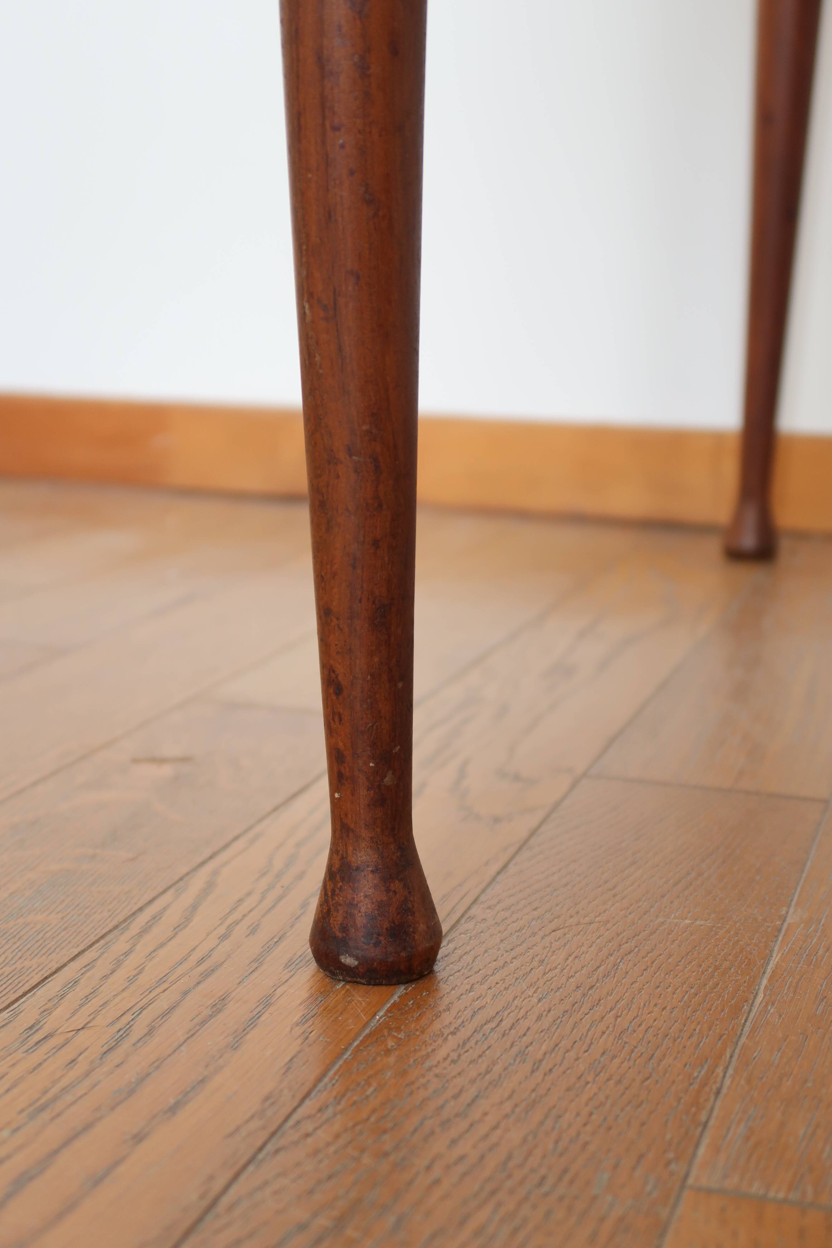 Scandinavian stretch teak table