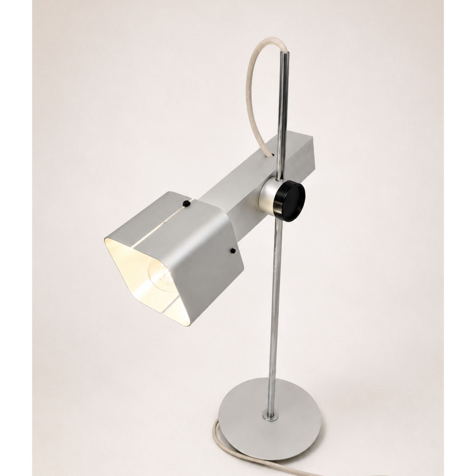 Lampe modèle F 219 par Étienne Fermigier