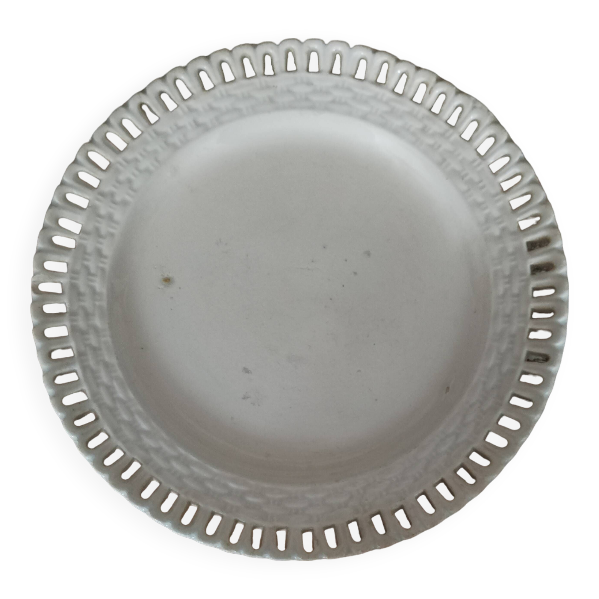 Scalloped white earthenware plate 18th