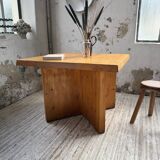 Table carrée moderniste en pin massif, années 50