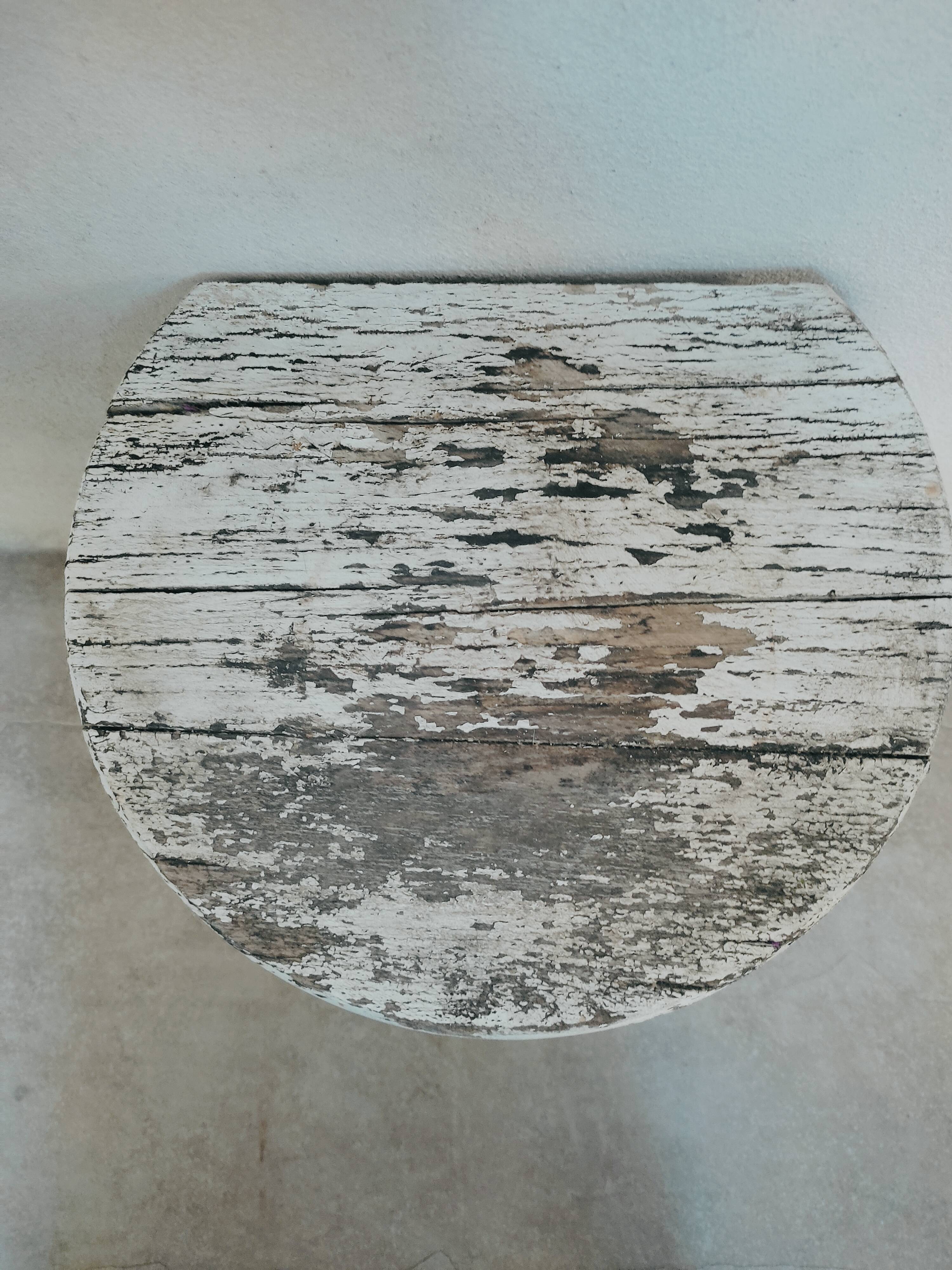 Wooden stool for plant